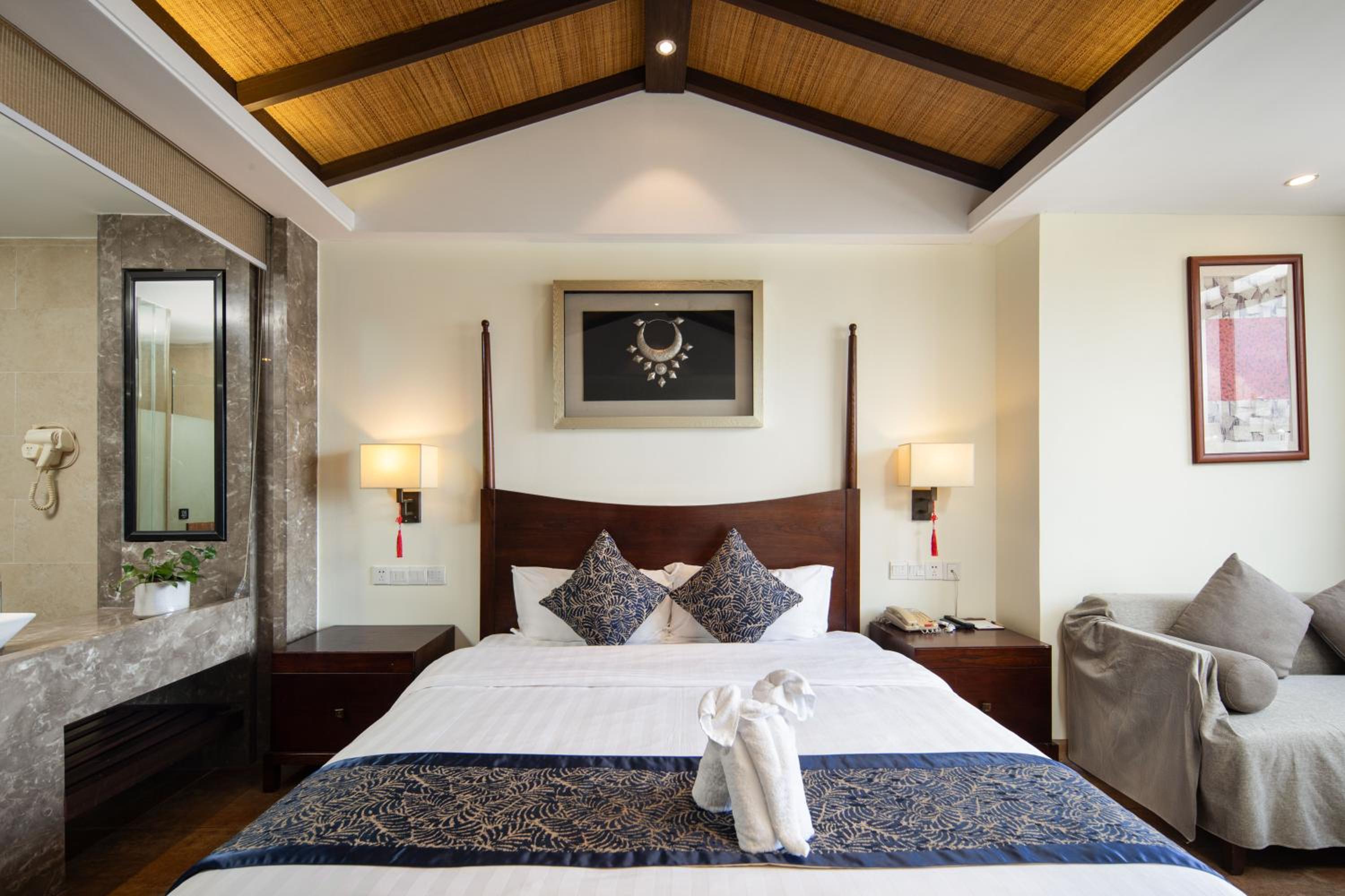 Deluxe Queen Room