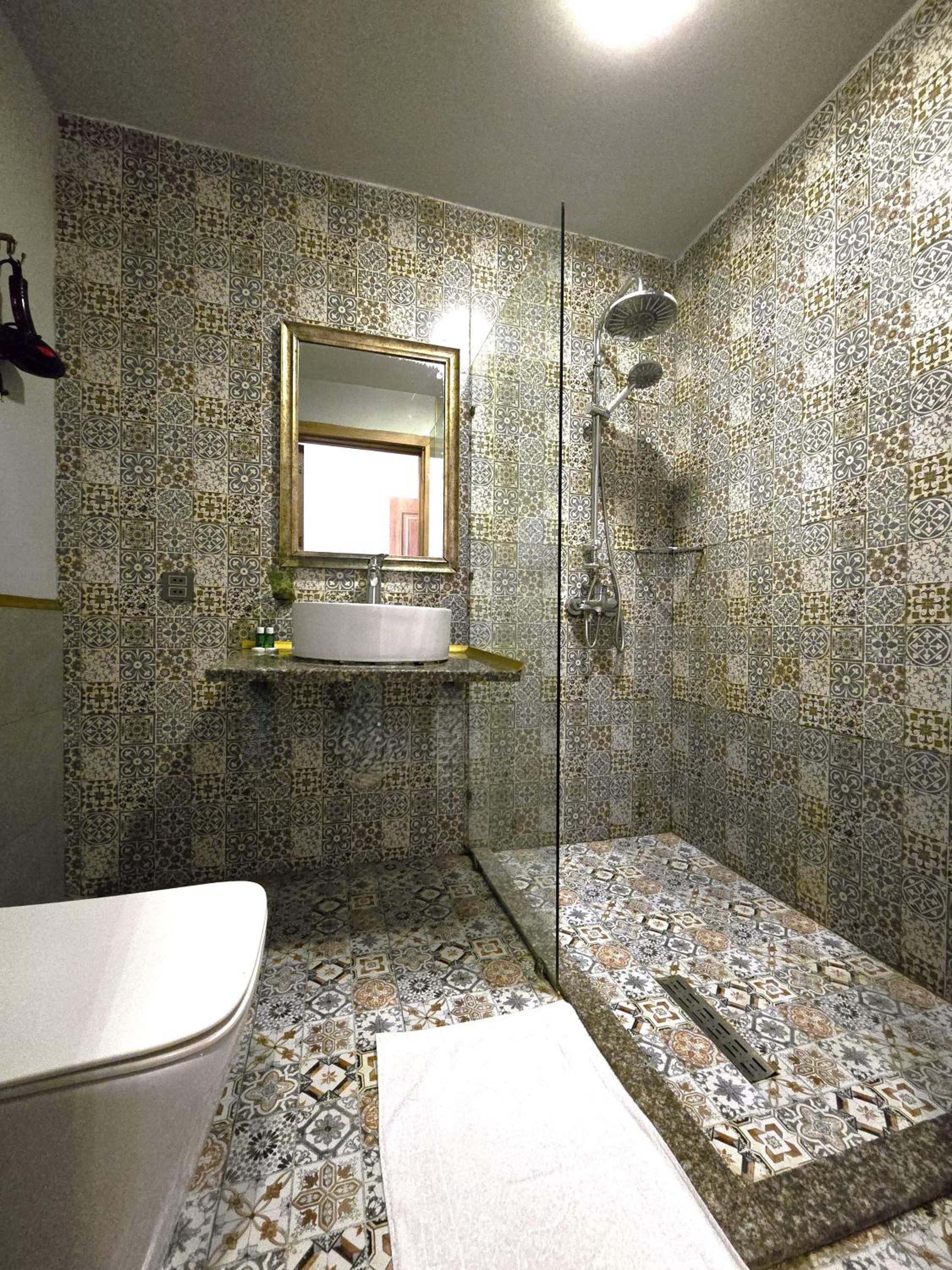 King Suite with Balcony photo 2
