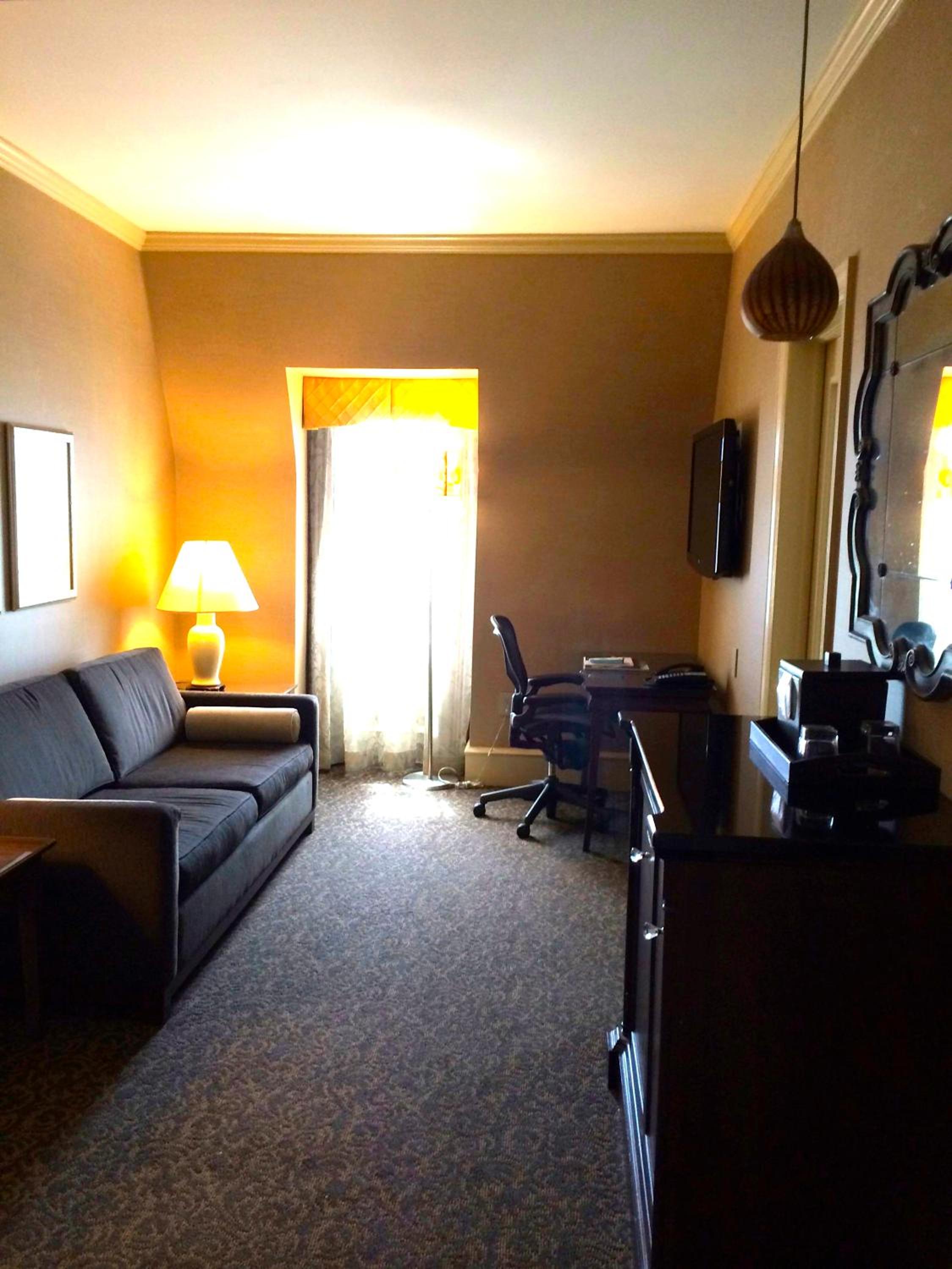 King Suite thumbnail 6