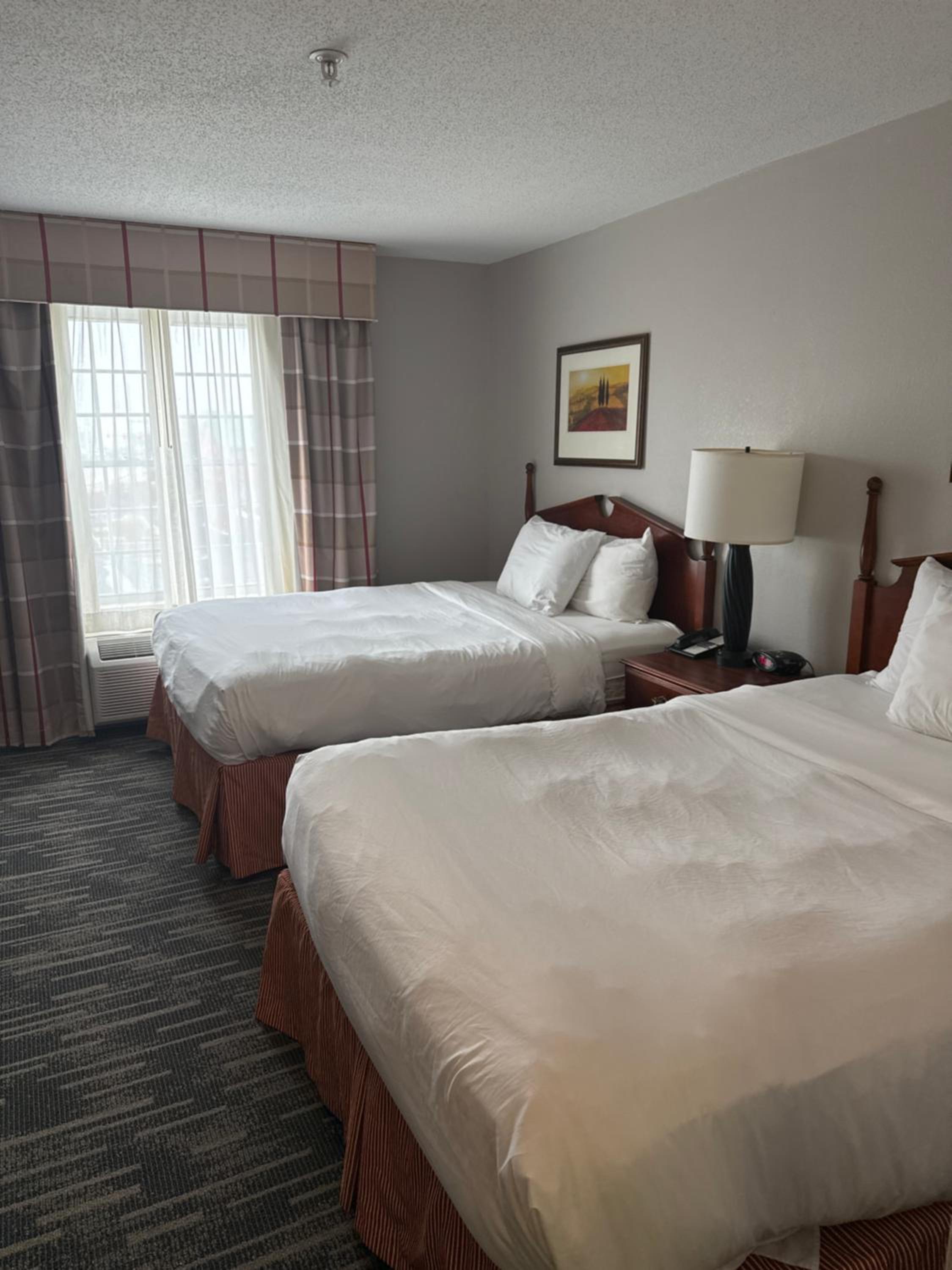 Queen Suite with Two Queen Beds - Non-Smoking - Photo 4