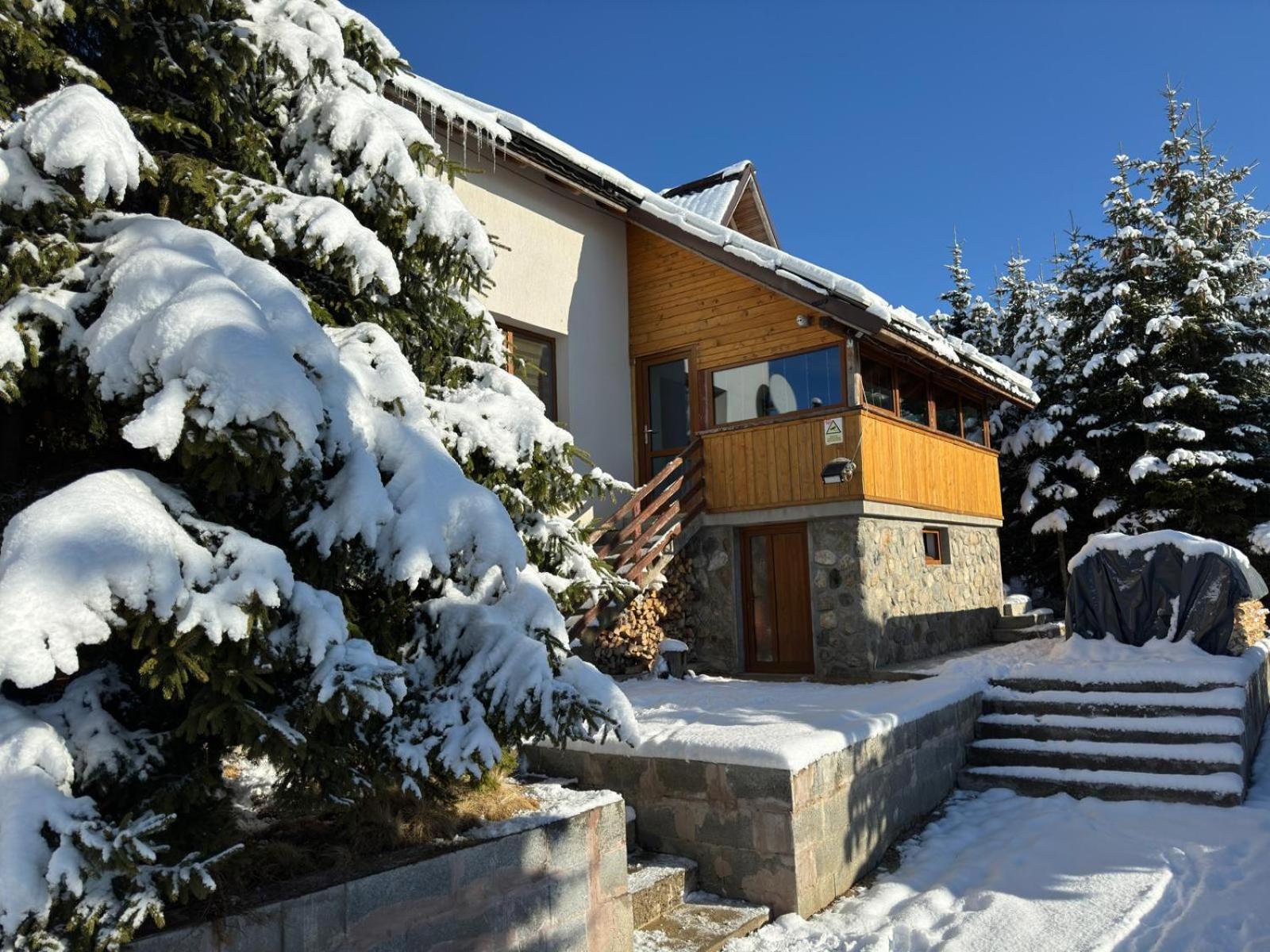 Four-Bedroom Vacation Home photo 3