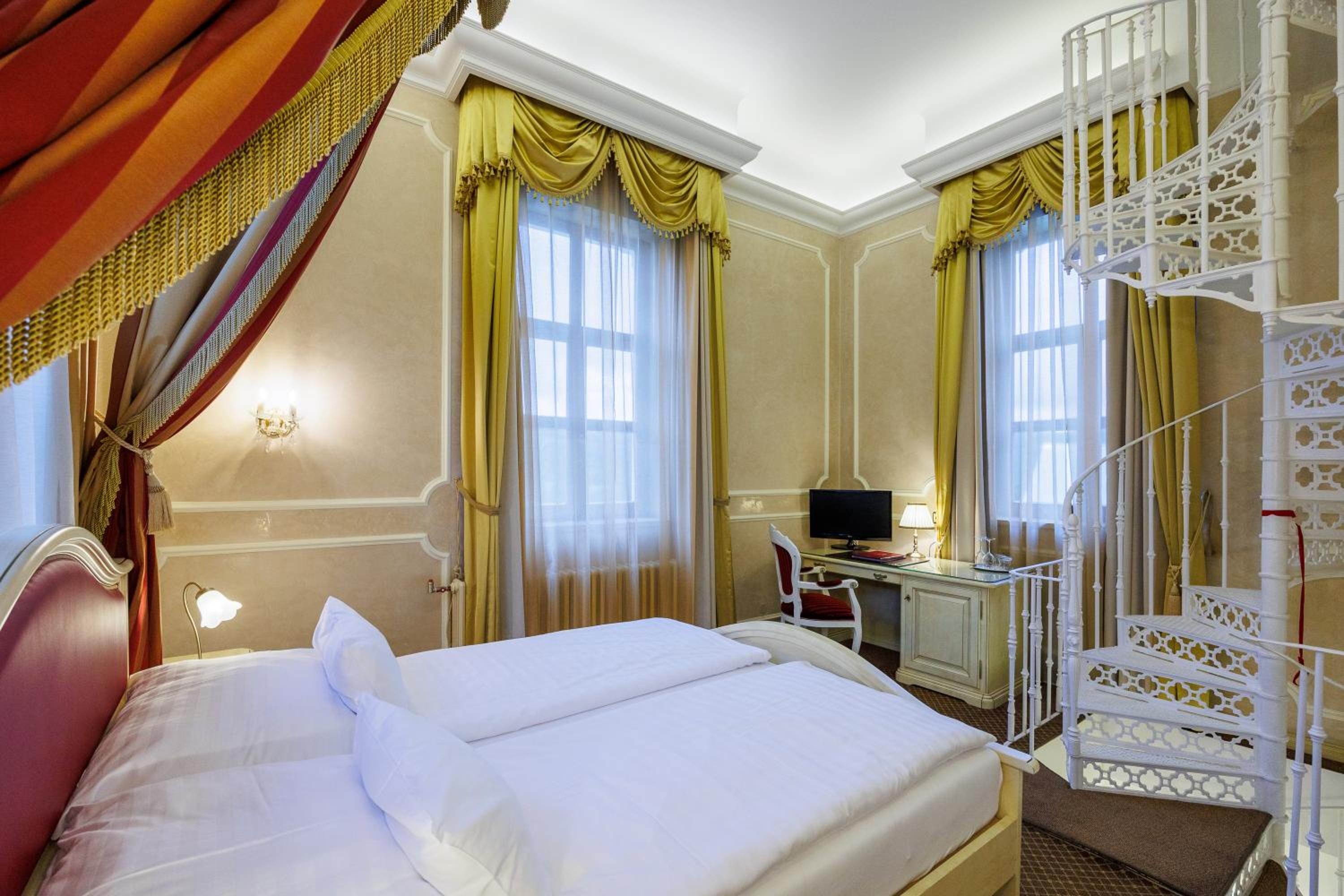 Tower Suite photo 2