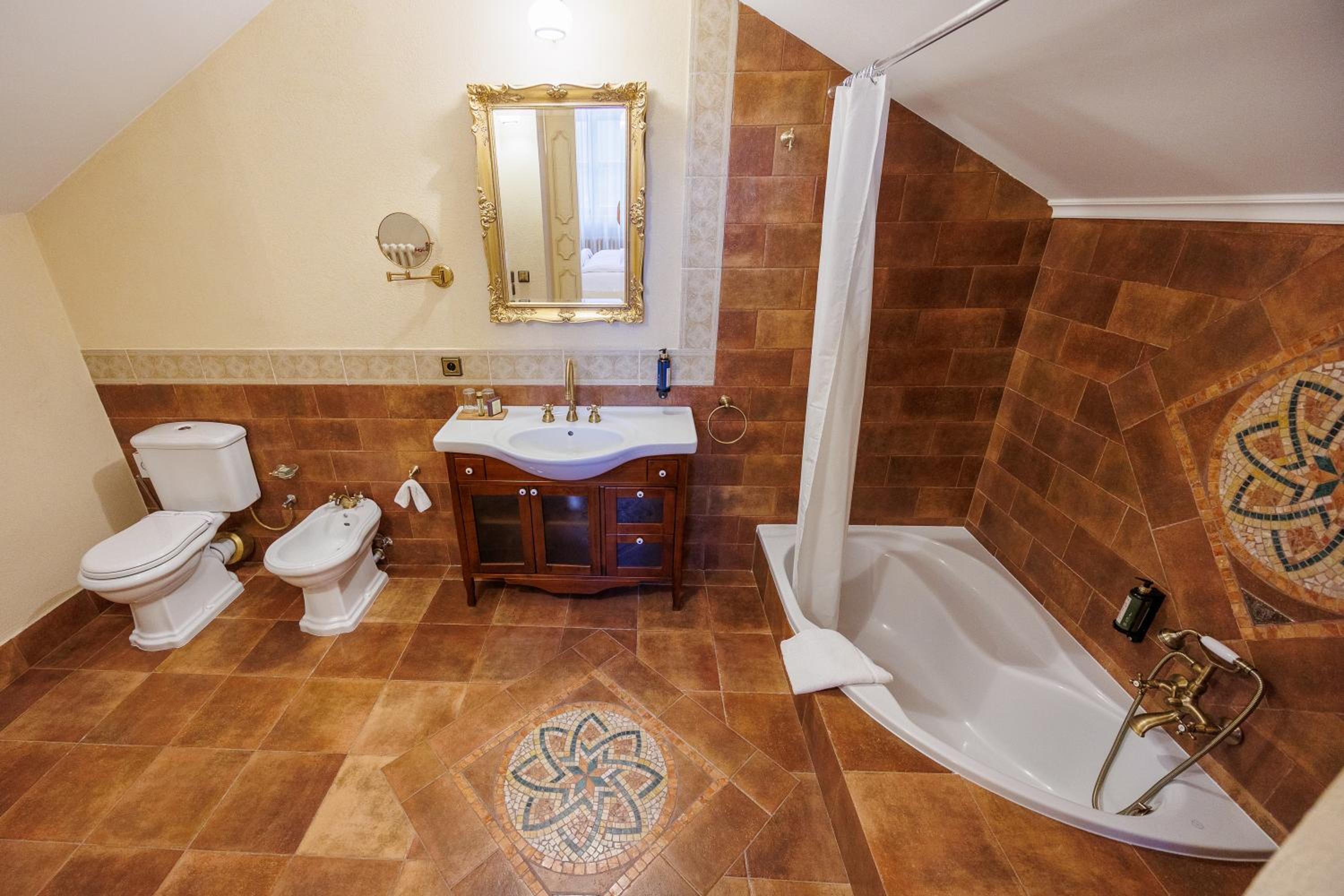 Tower Suite photo 1