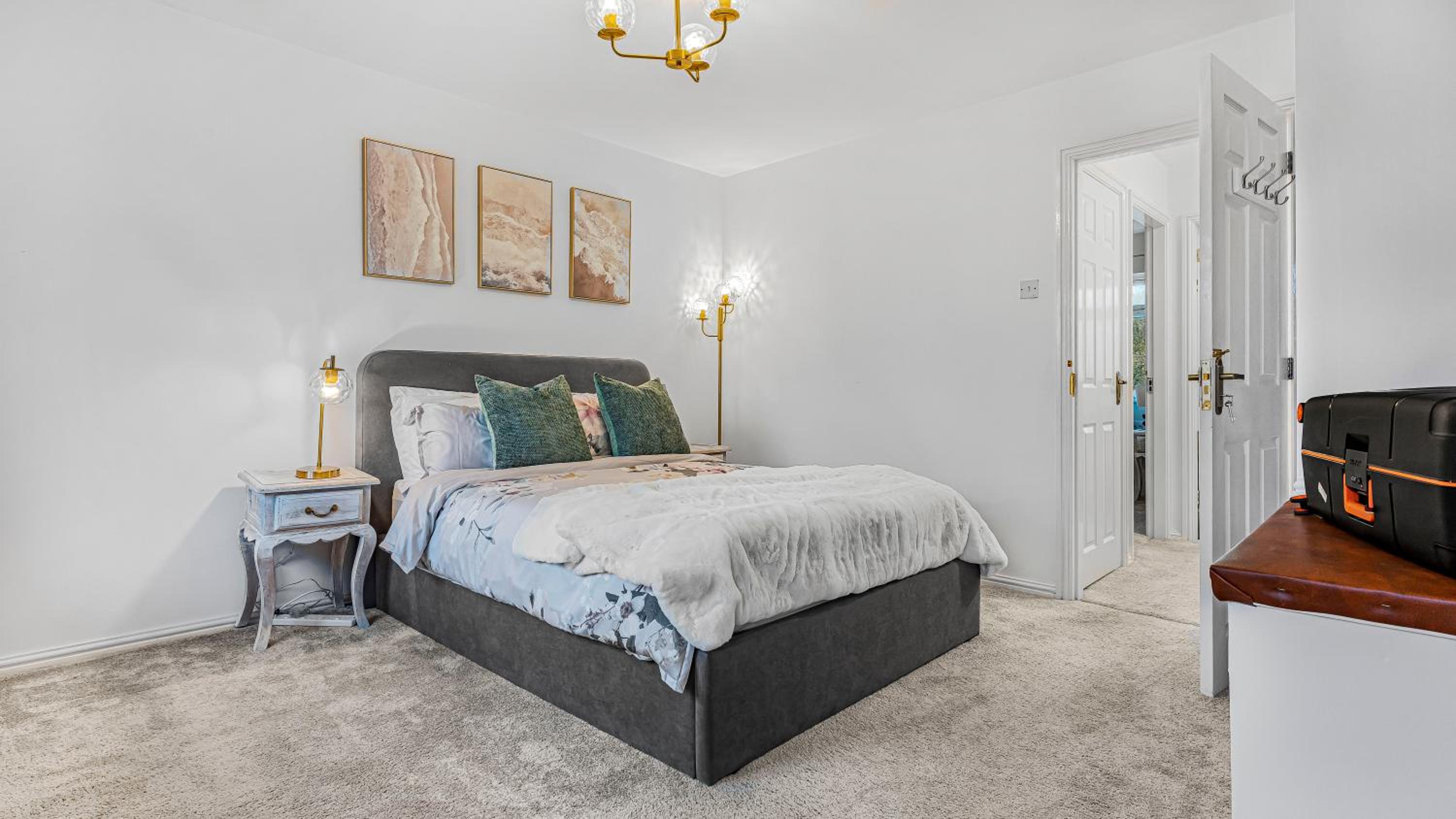 Two-Bedroom House photo 2