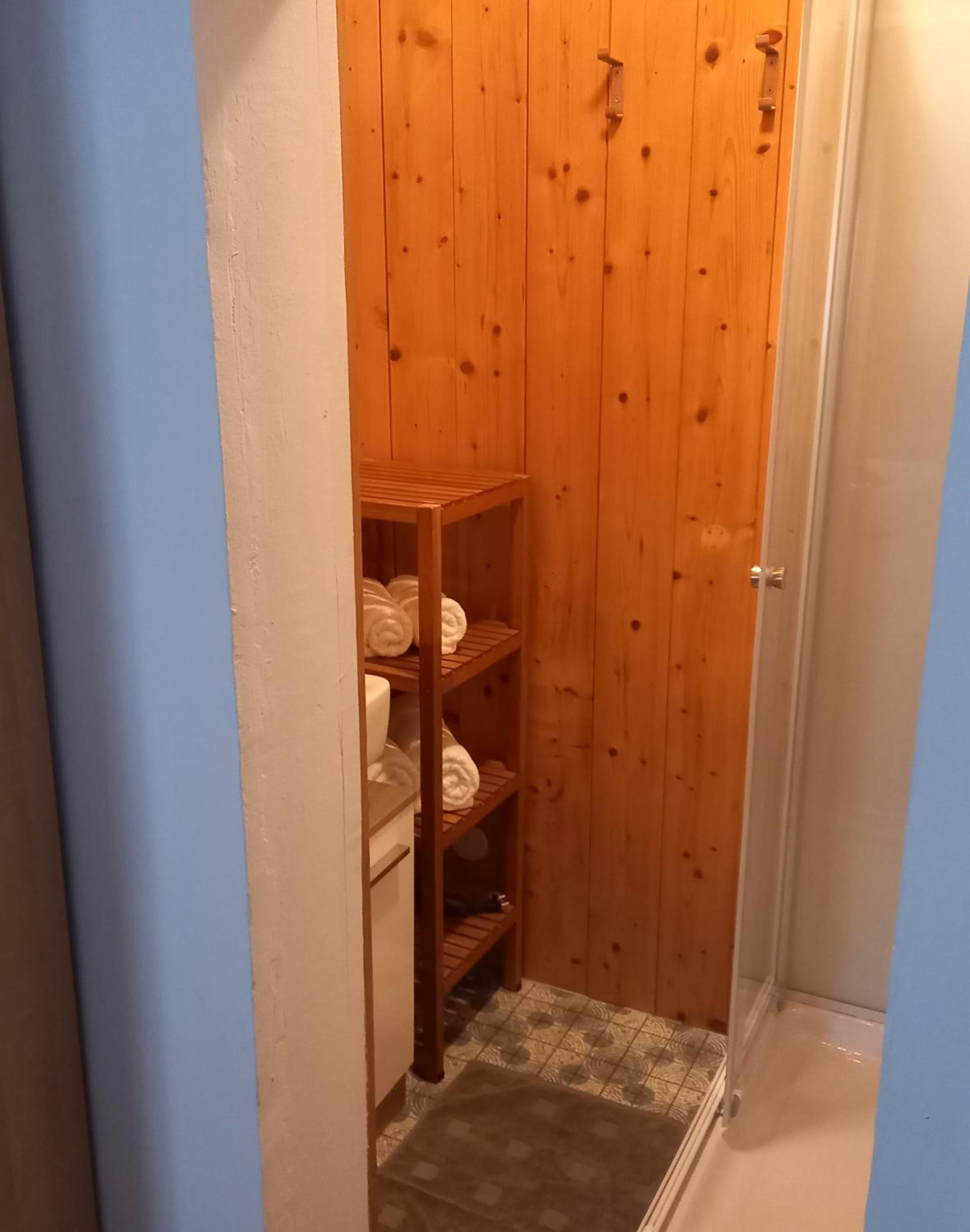 One-Bedroom House photo 2