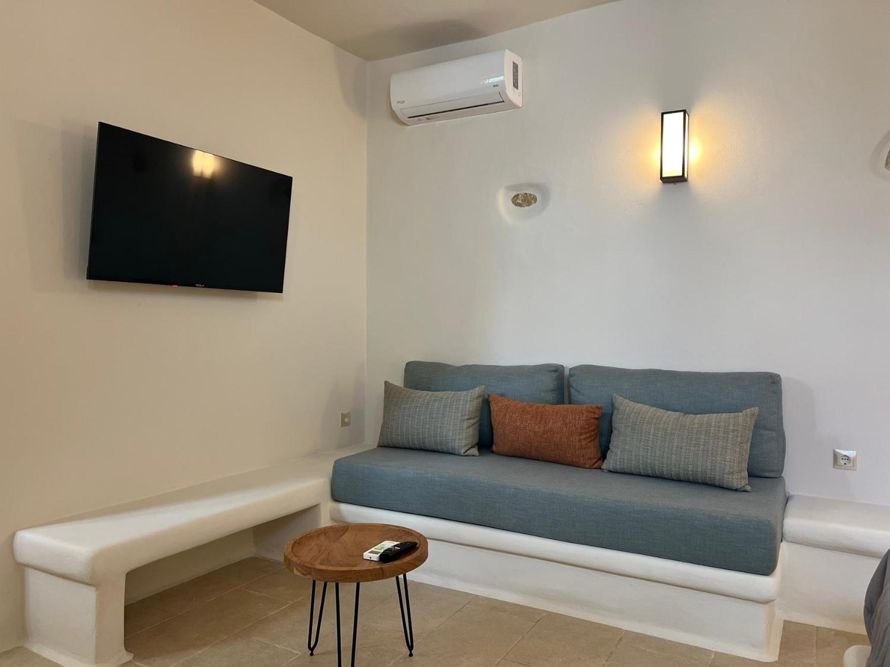 Deluxe Junior Suite photo 2