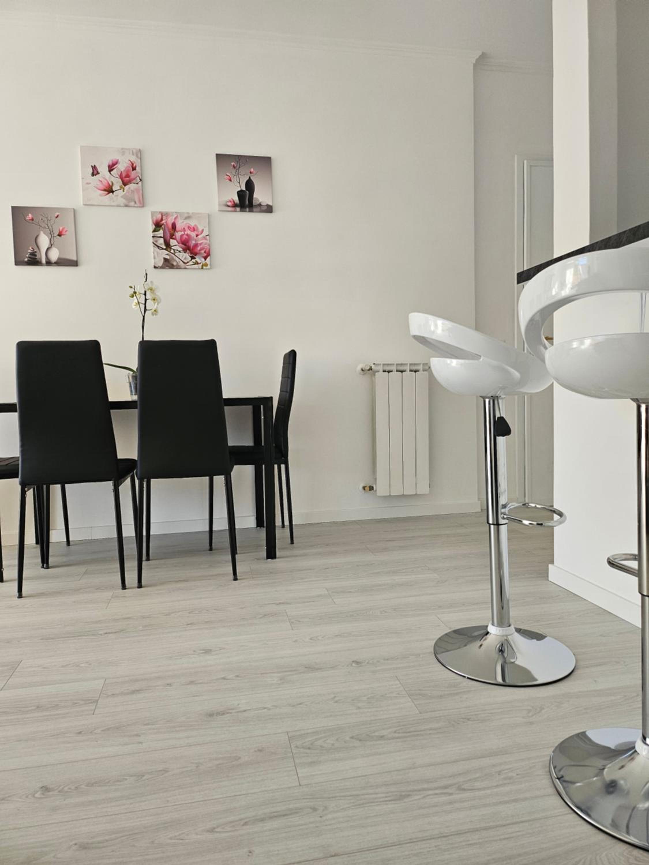One-Bedroom Apartment photo 3