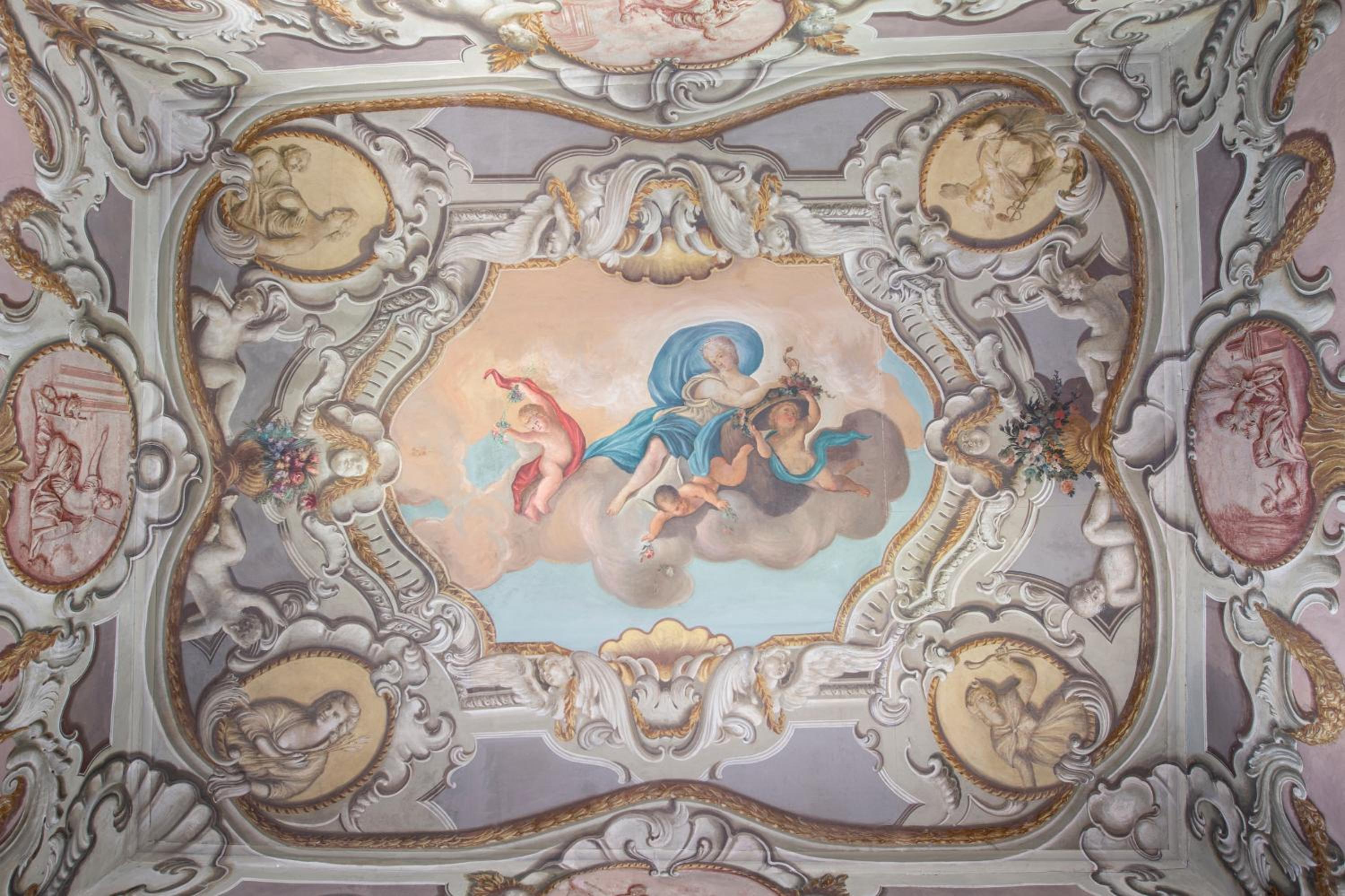 Deluxe King Suite - Photo 83
