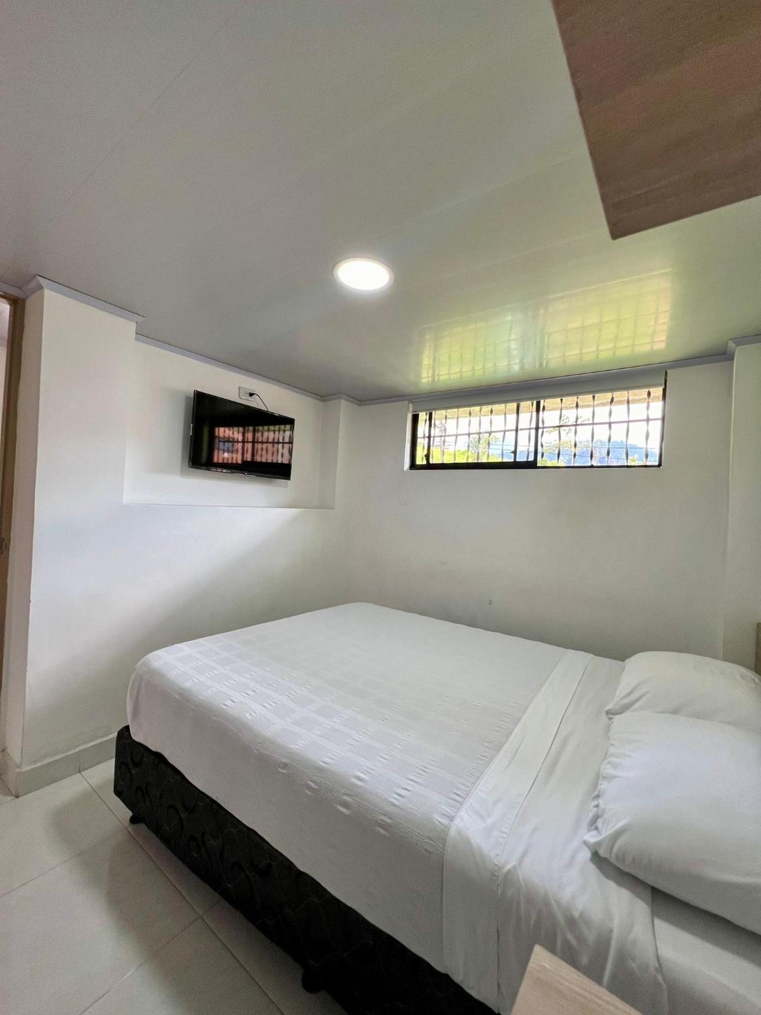 Double Room with Private Bathroom photo 2
