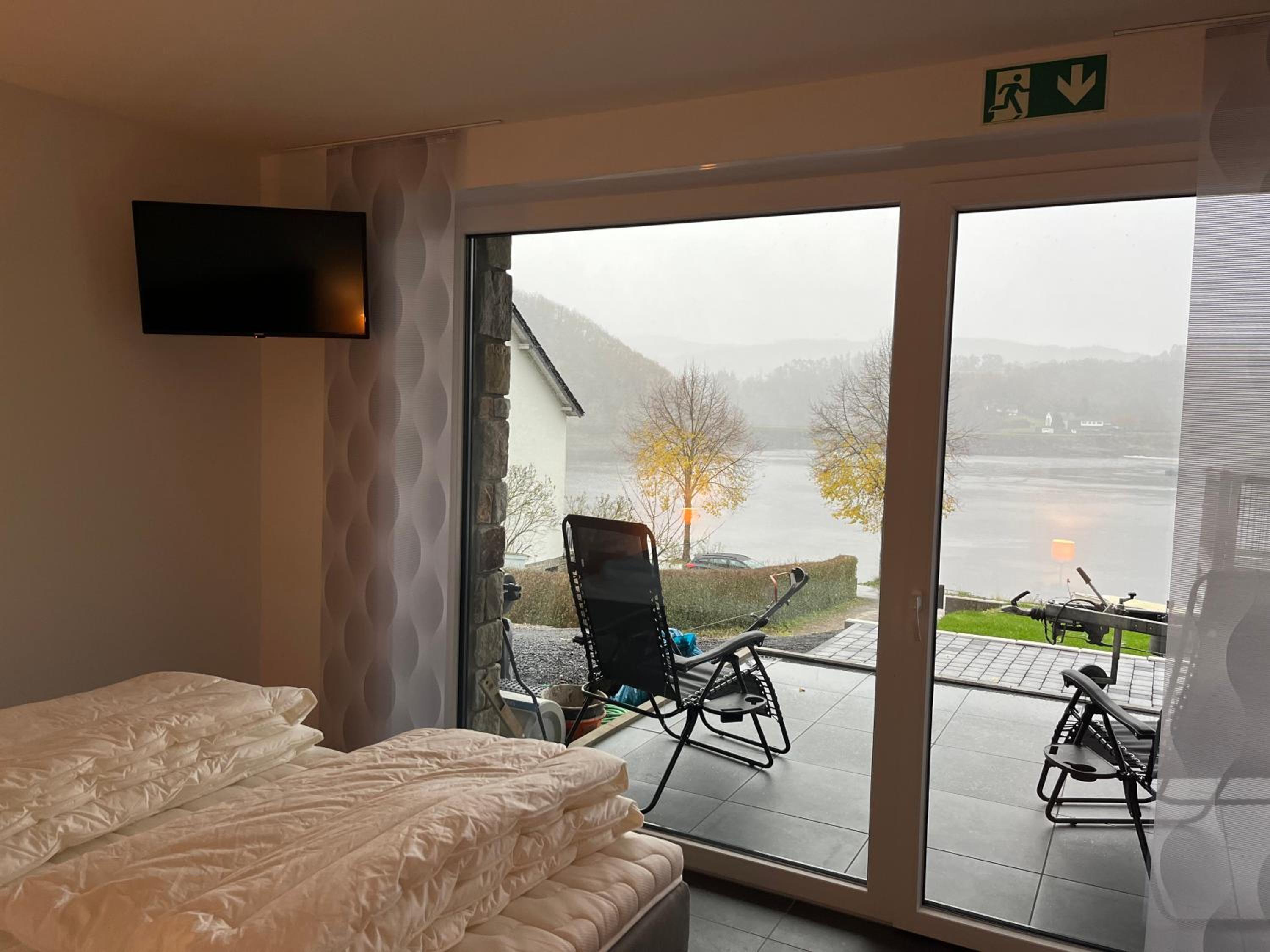 Two-Bedroom Apartment with Lake View photo 2