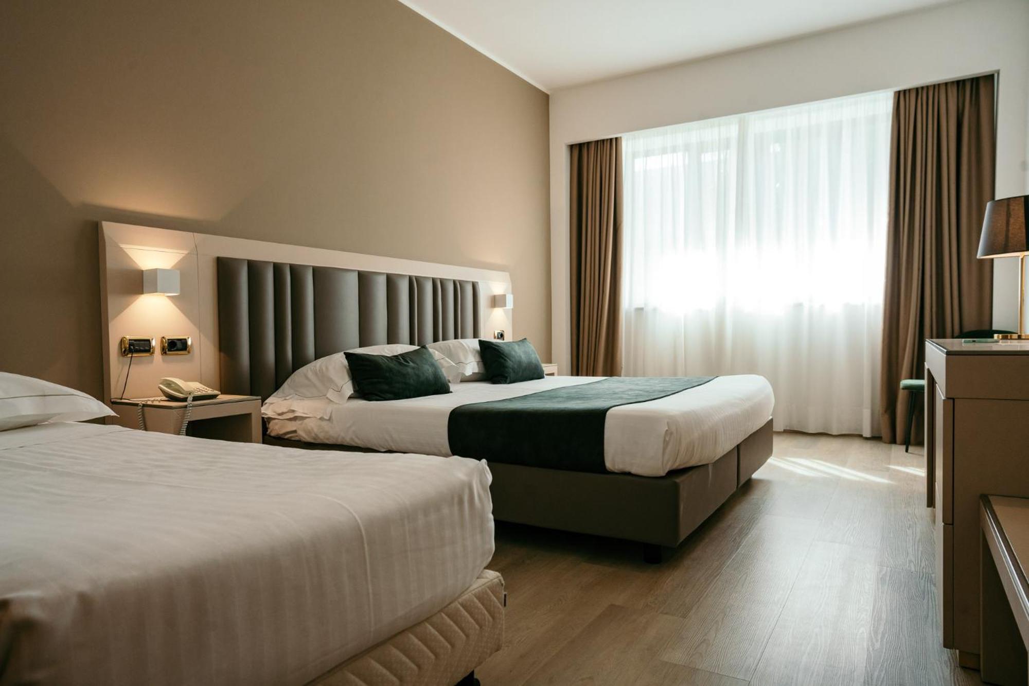 Standard Triple Room - Photo 3