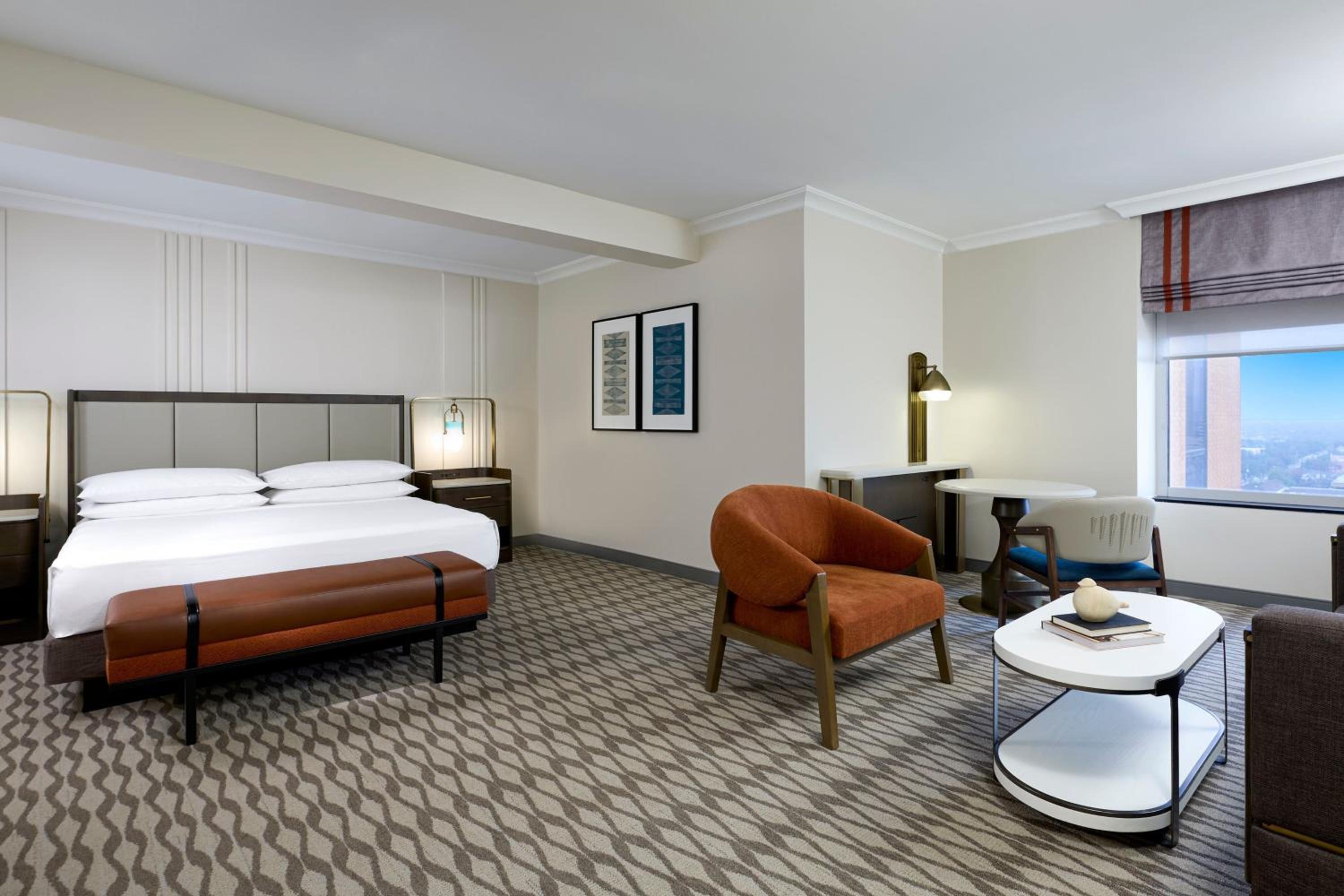 Larger Guest Room, King Bed - Photo 4