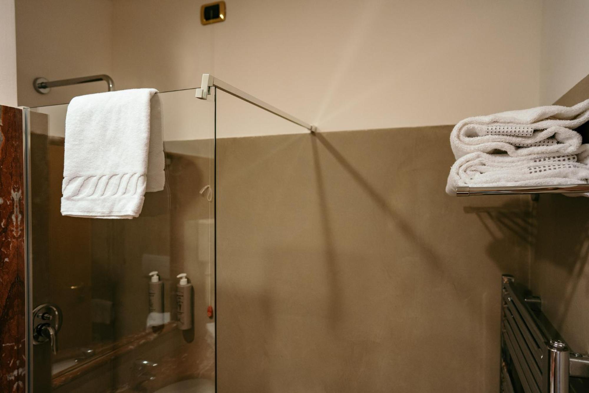 Superior Quadruple Room - Photo 2