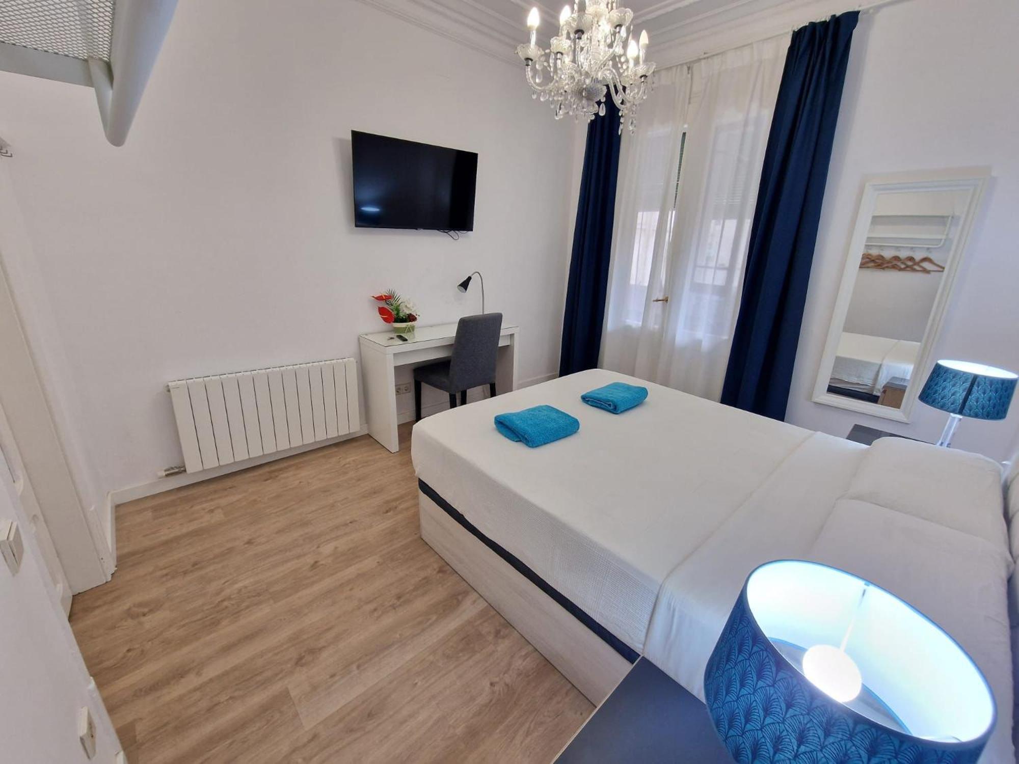 Double Room With Shared Bathroom photo 3