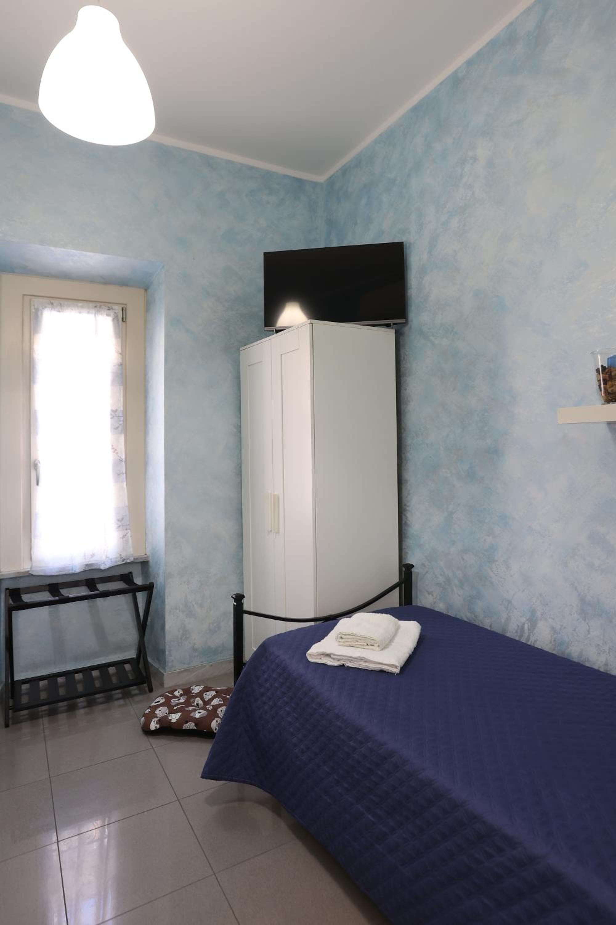 Single Room photo 3