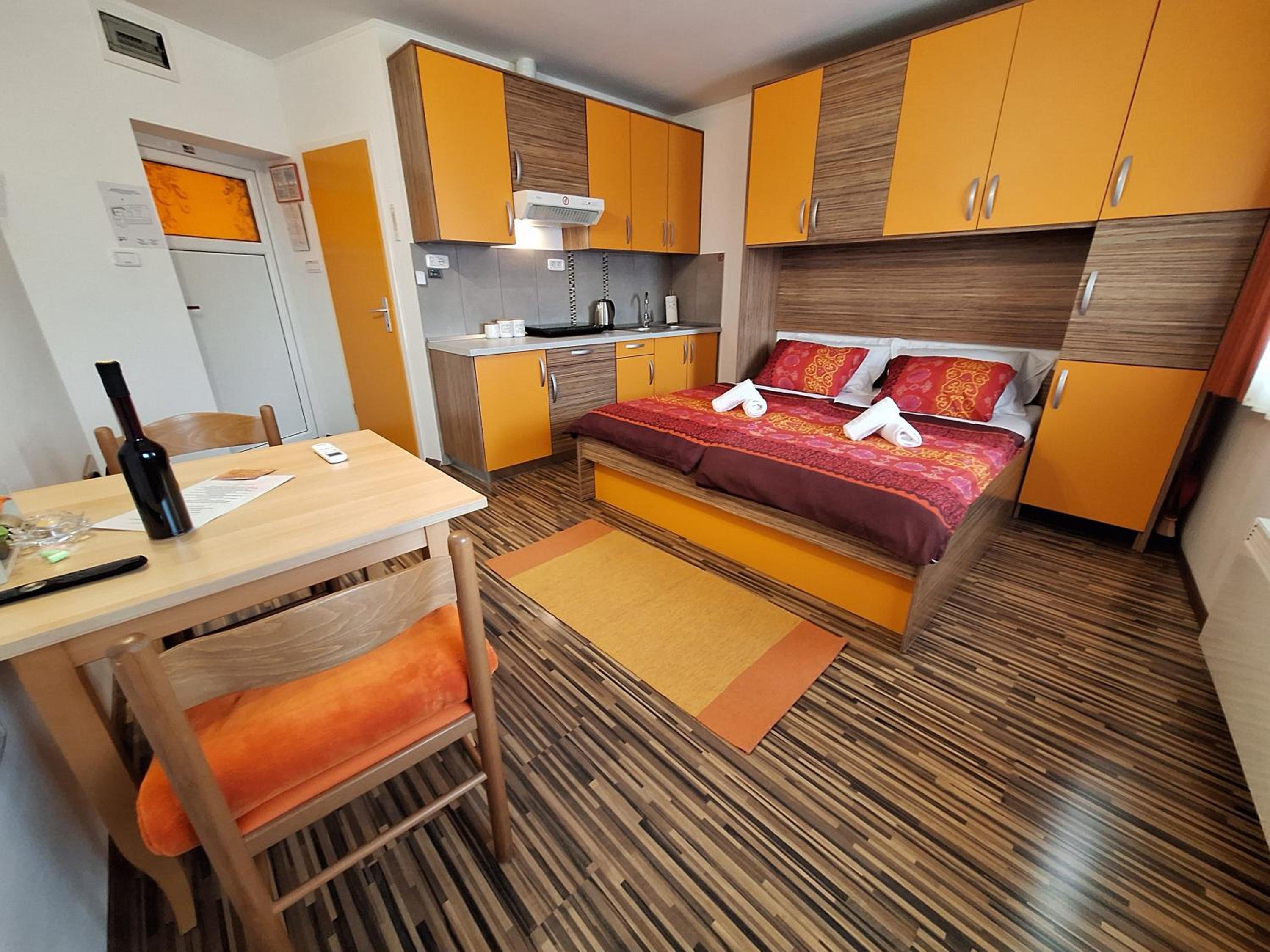 One-Bedroom Apartment