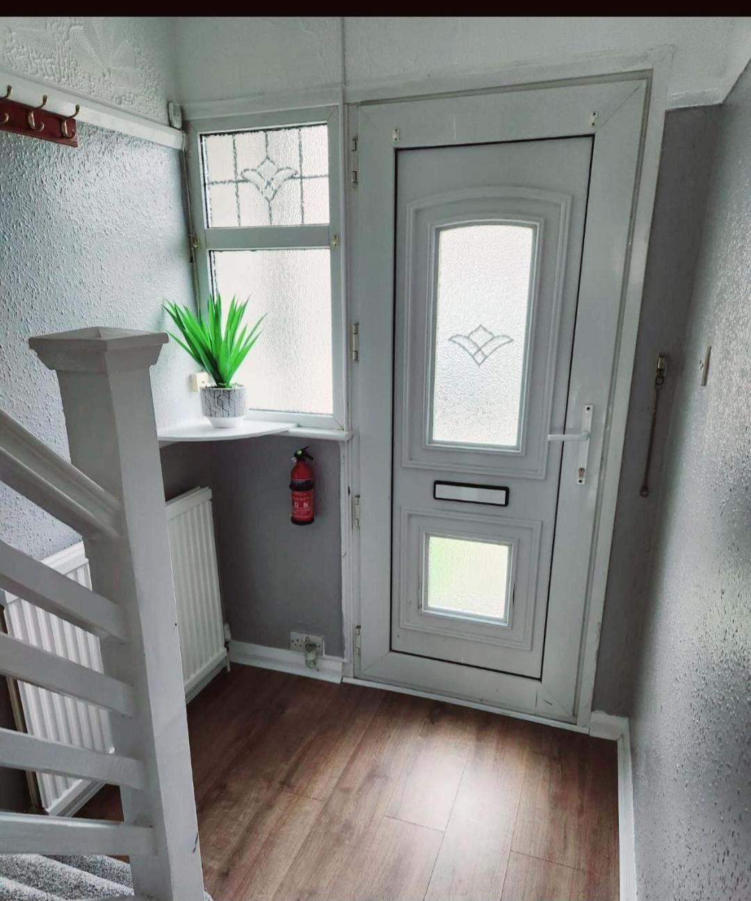 Three-Bedroom House photo 3