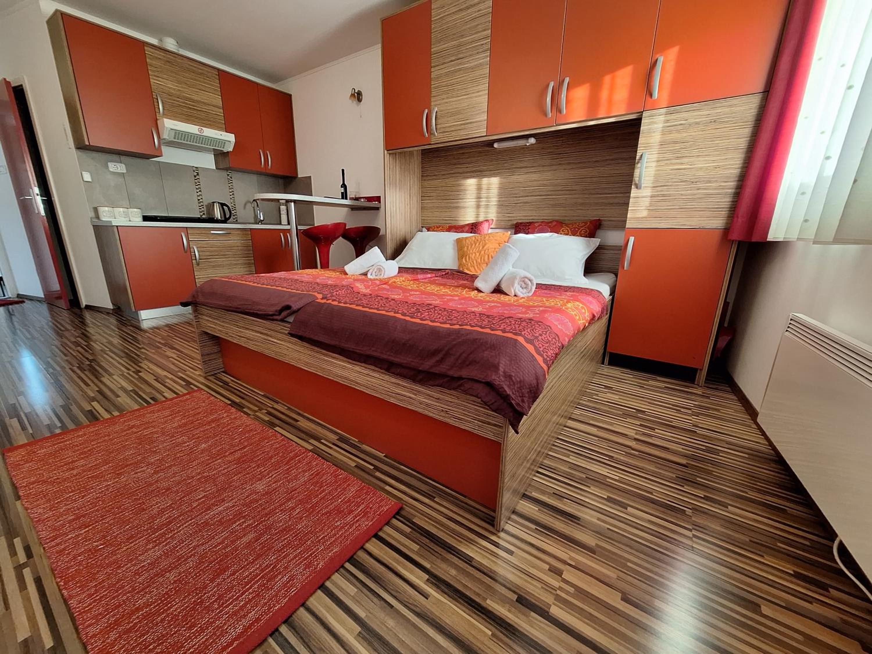 One-Bedroom Apartment