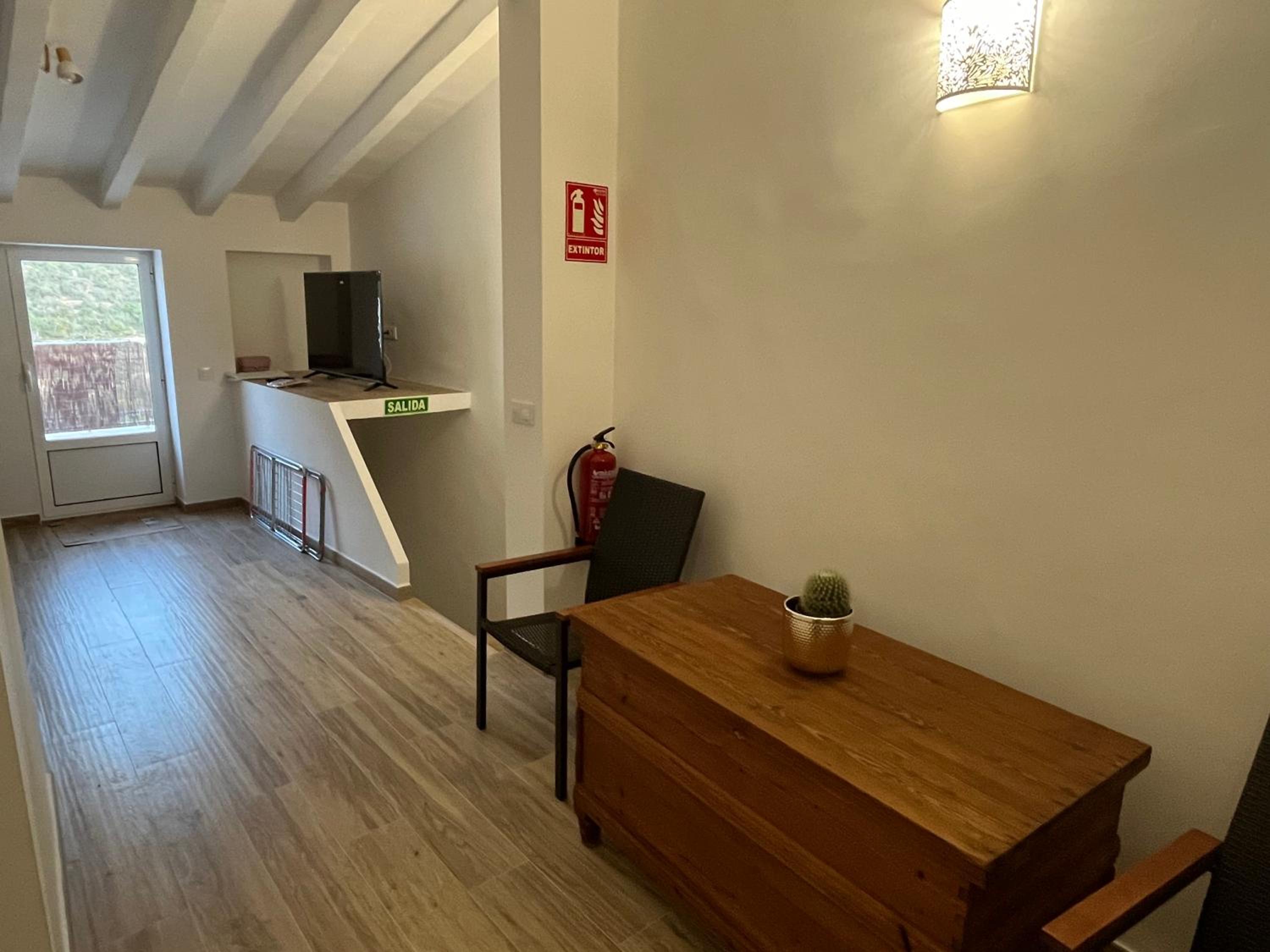 Three-Bedroom House photo 3