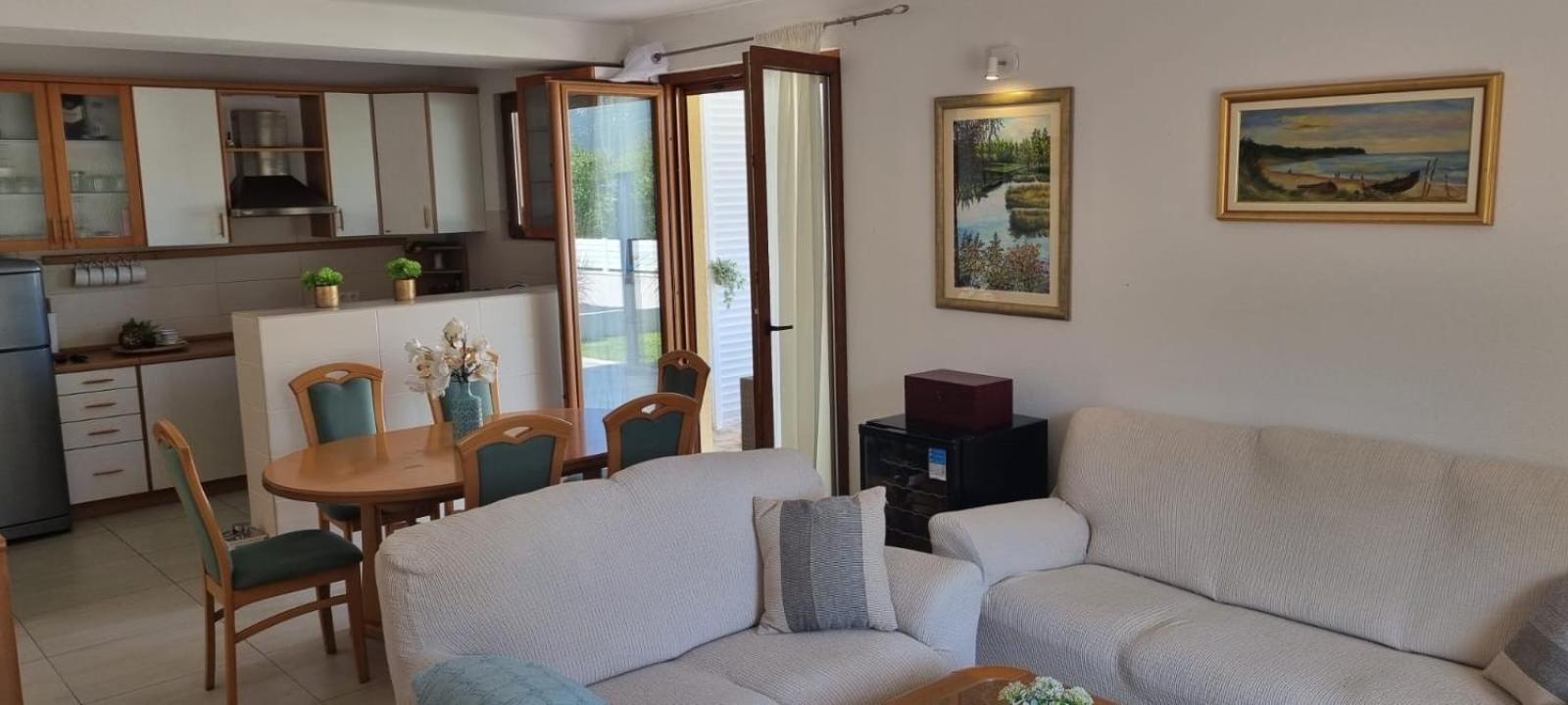 Villa photo 1