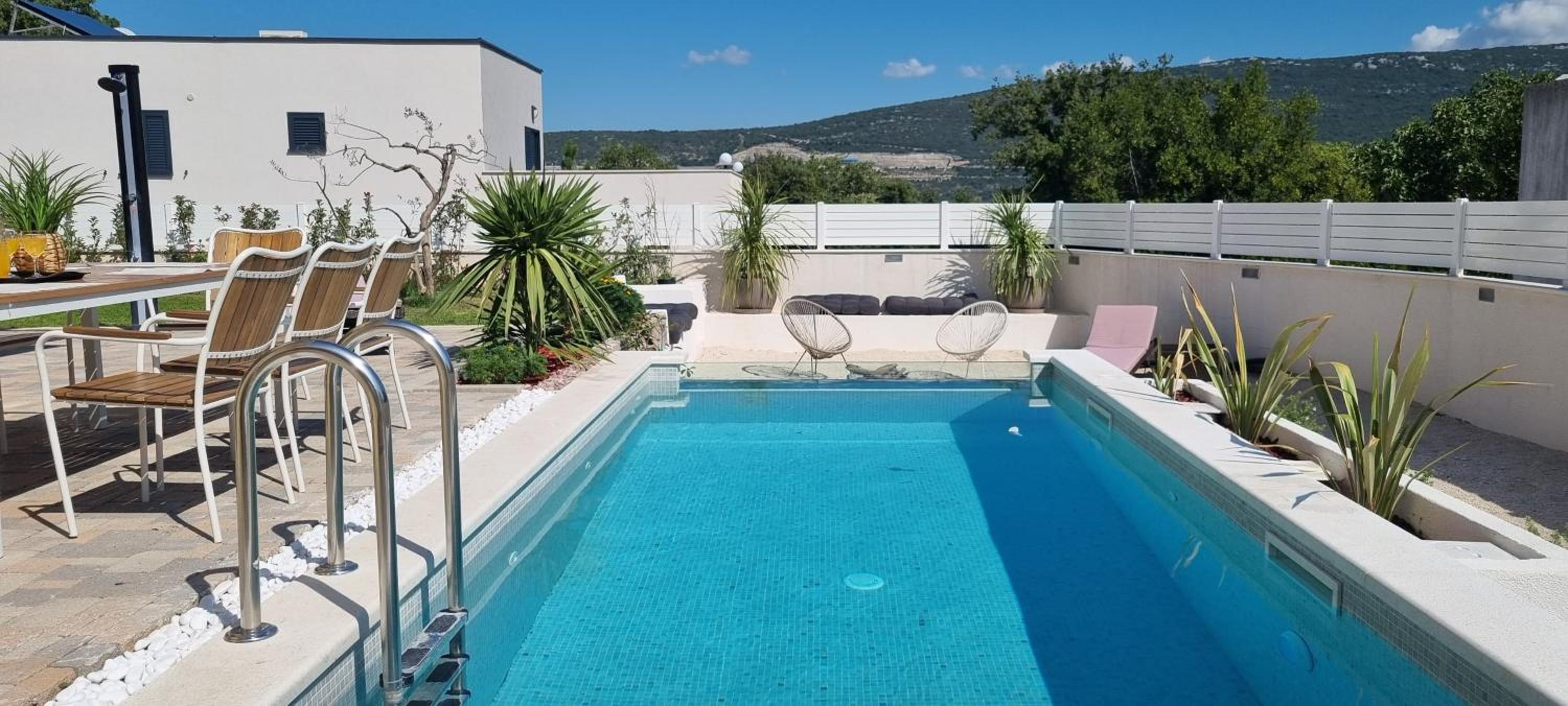 Villa photo 3
