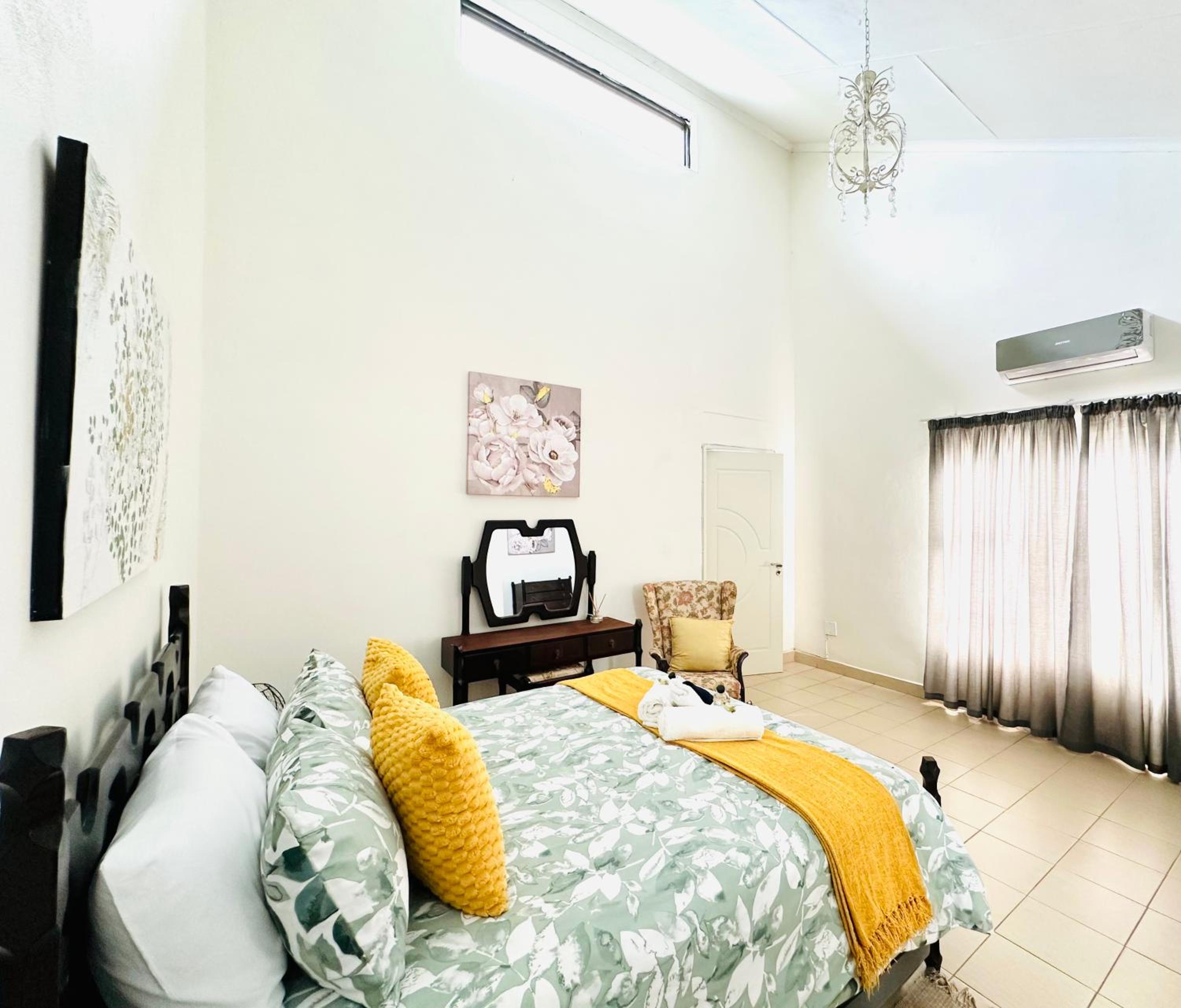 Double Room with Private Bathroom photo 3