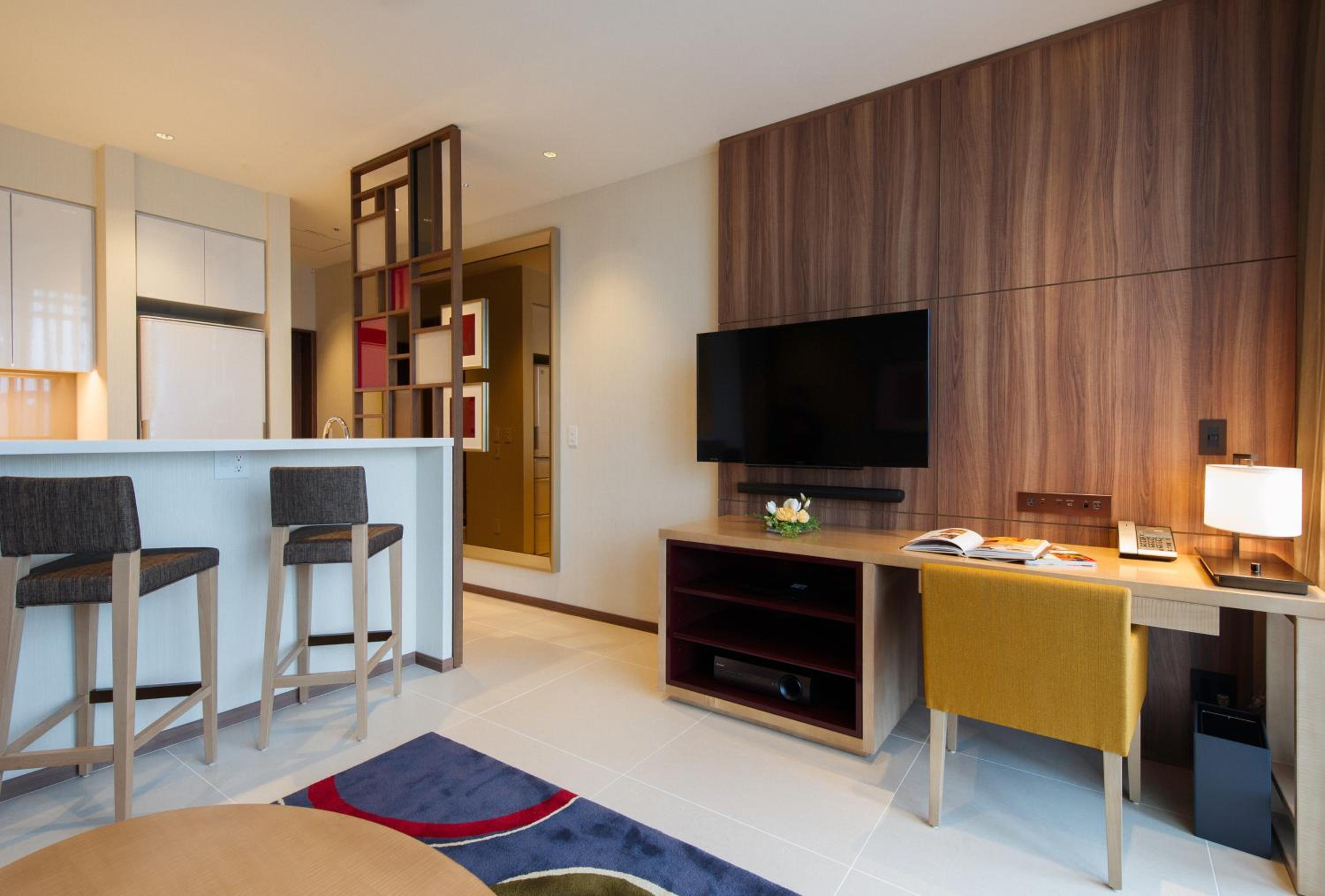 Deluxe One-Bedroom Suite