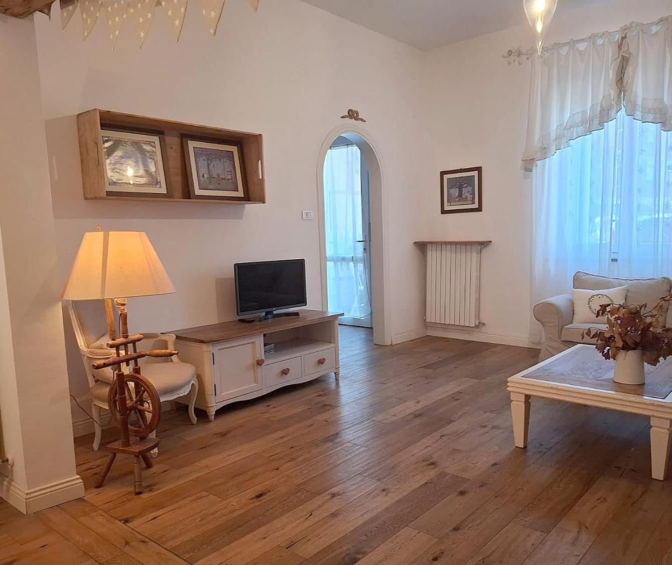 Three-Bedroom House photo 3