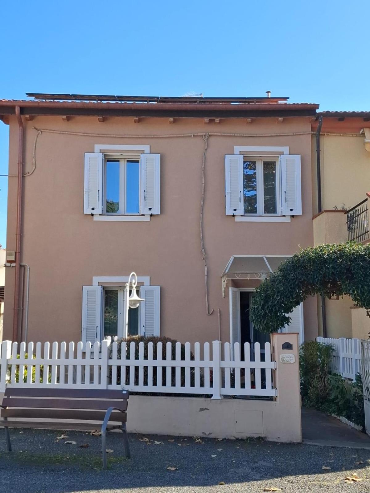 Three-Bedroom House photo 2