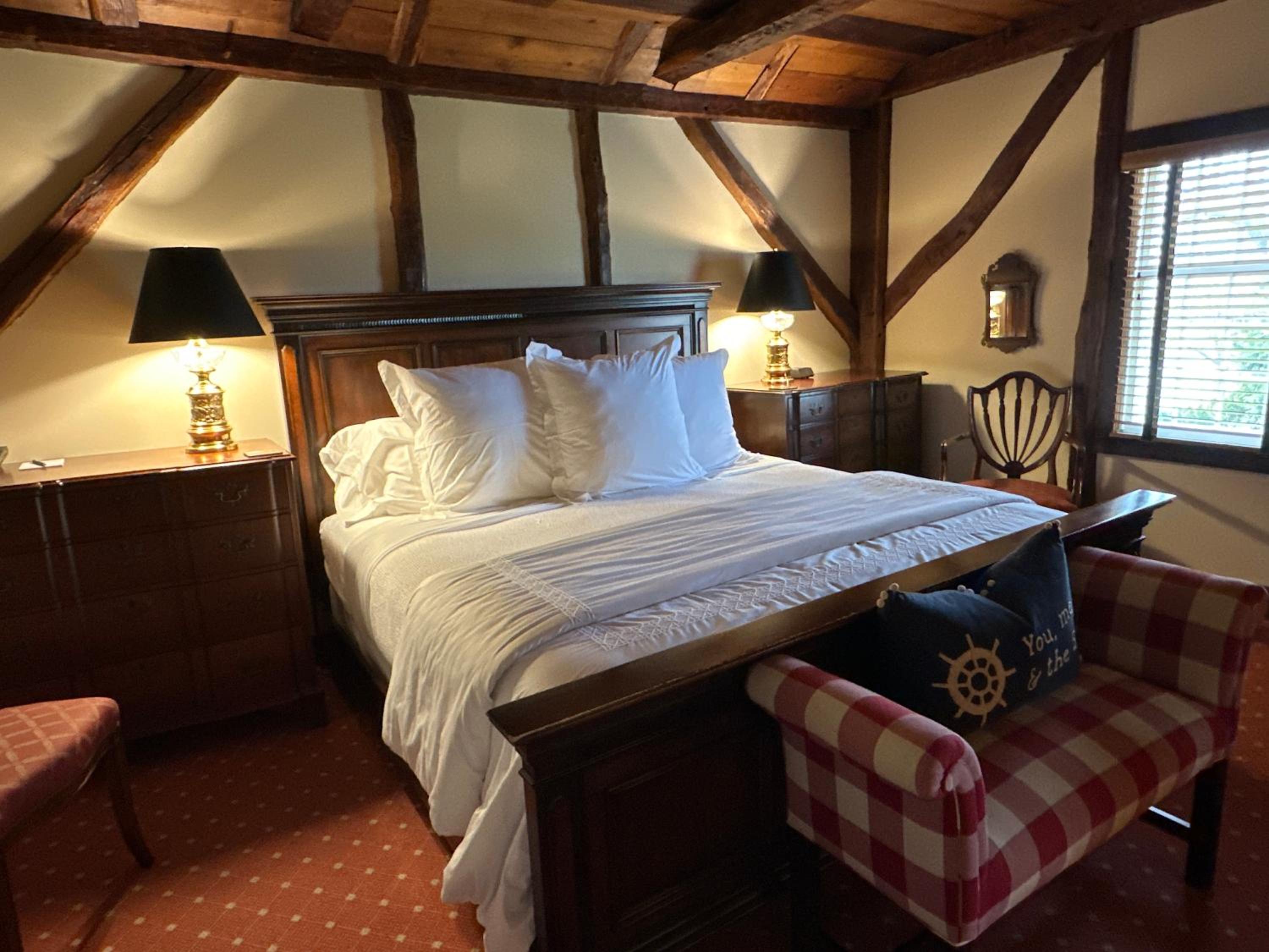 Deluxe King Room photo 3