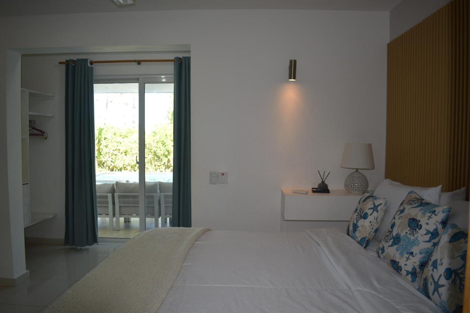 Villa - Beach Front photo 1