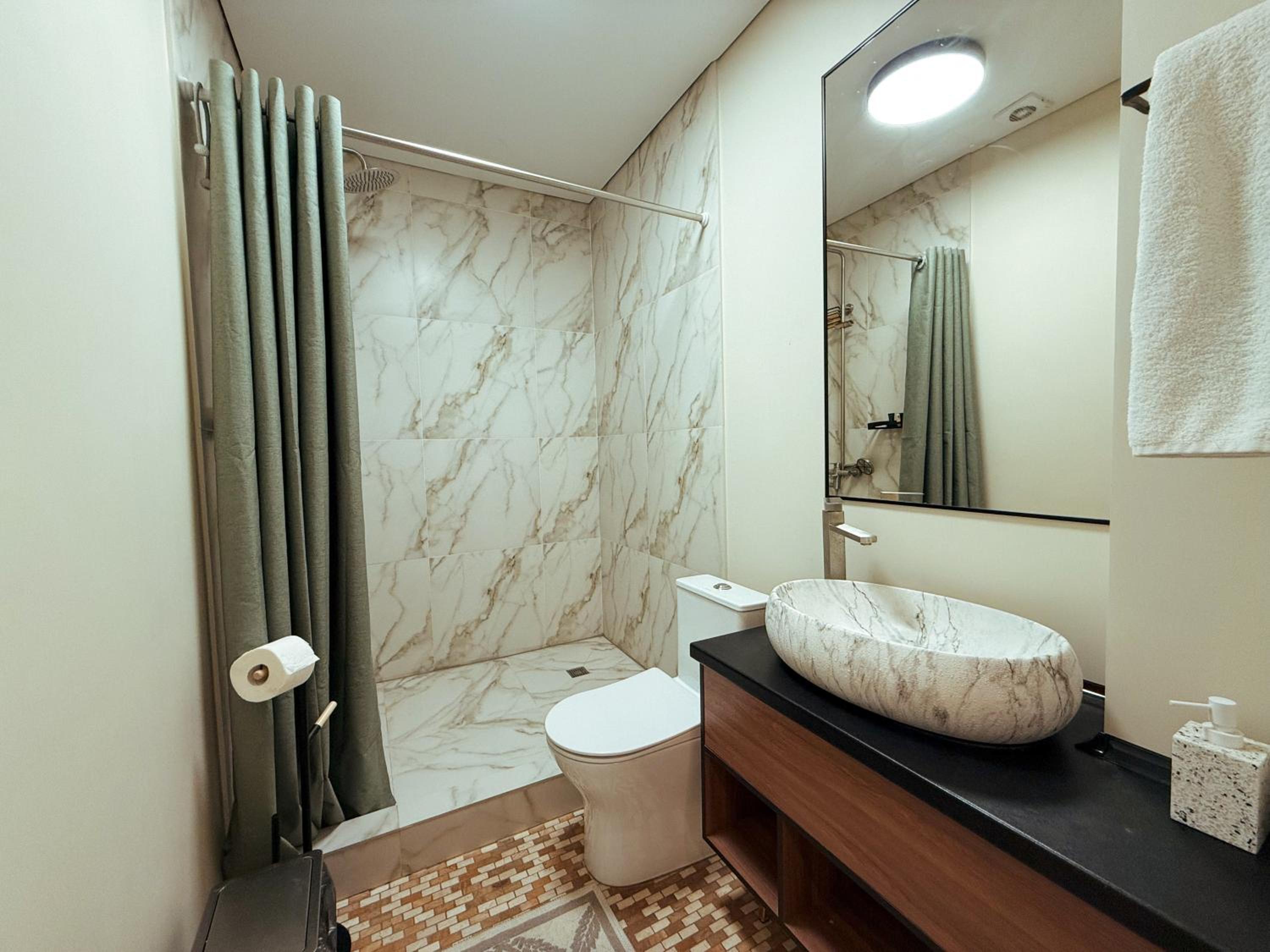 Three-Bedroom Vacation Home  photo 2