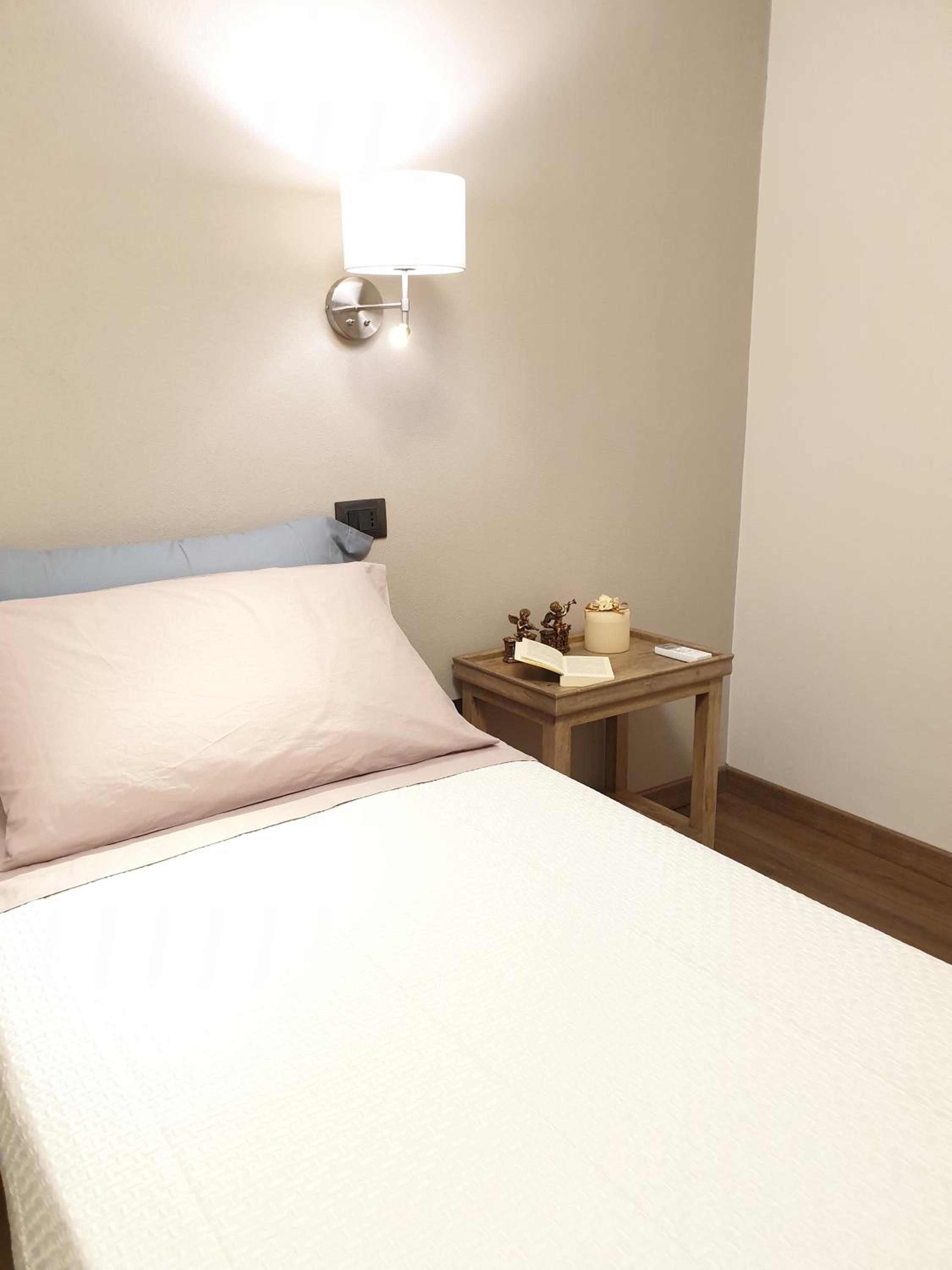 Double or Twin Room with Private Bathroom photo 3