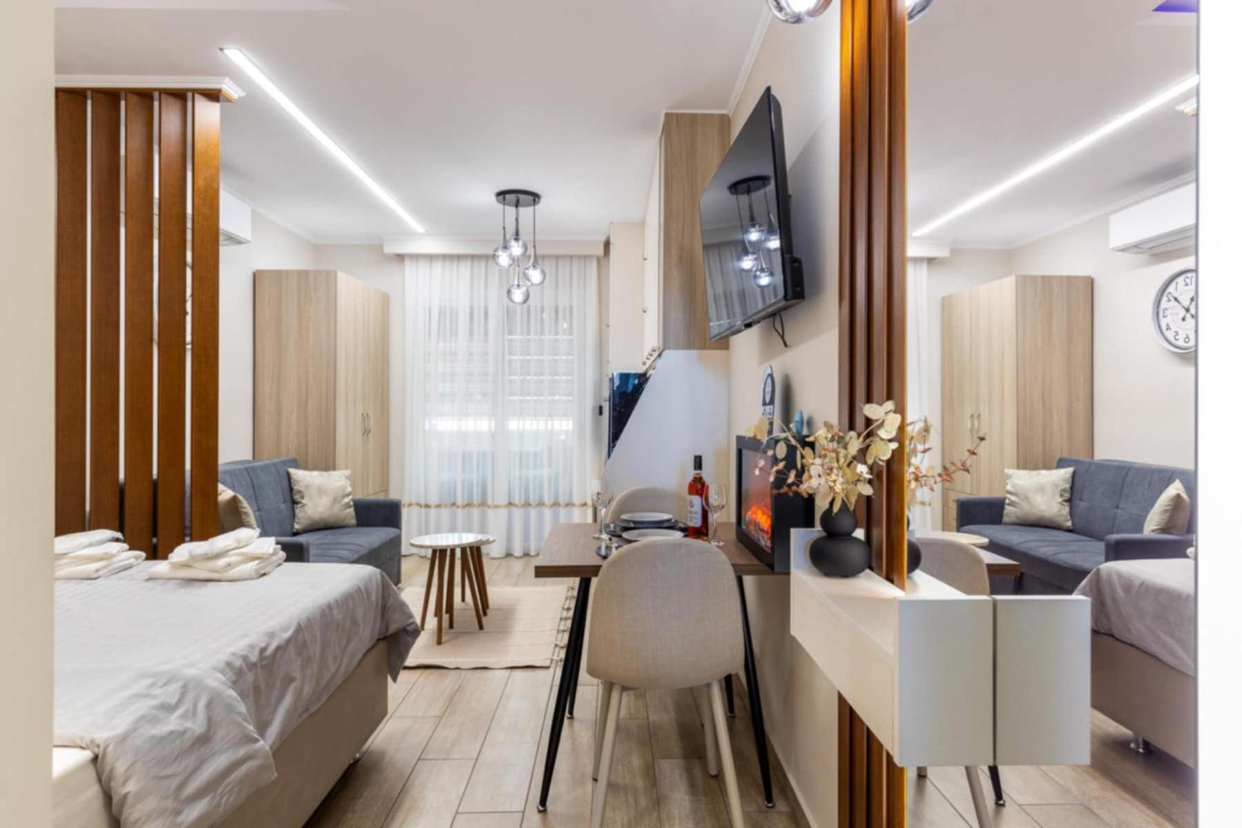 One-Bedroom Apartment with View