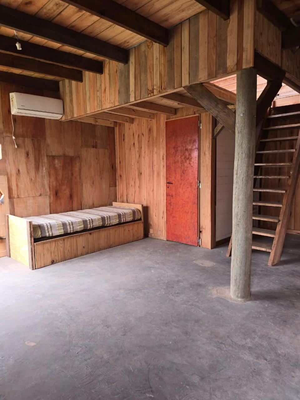 One-Bedroom House photo 1