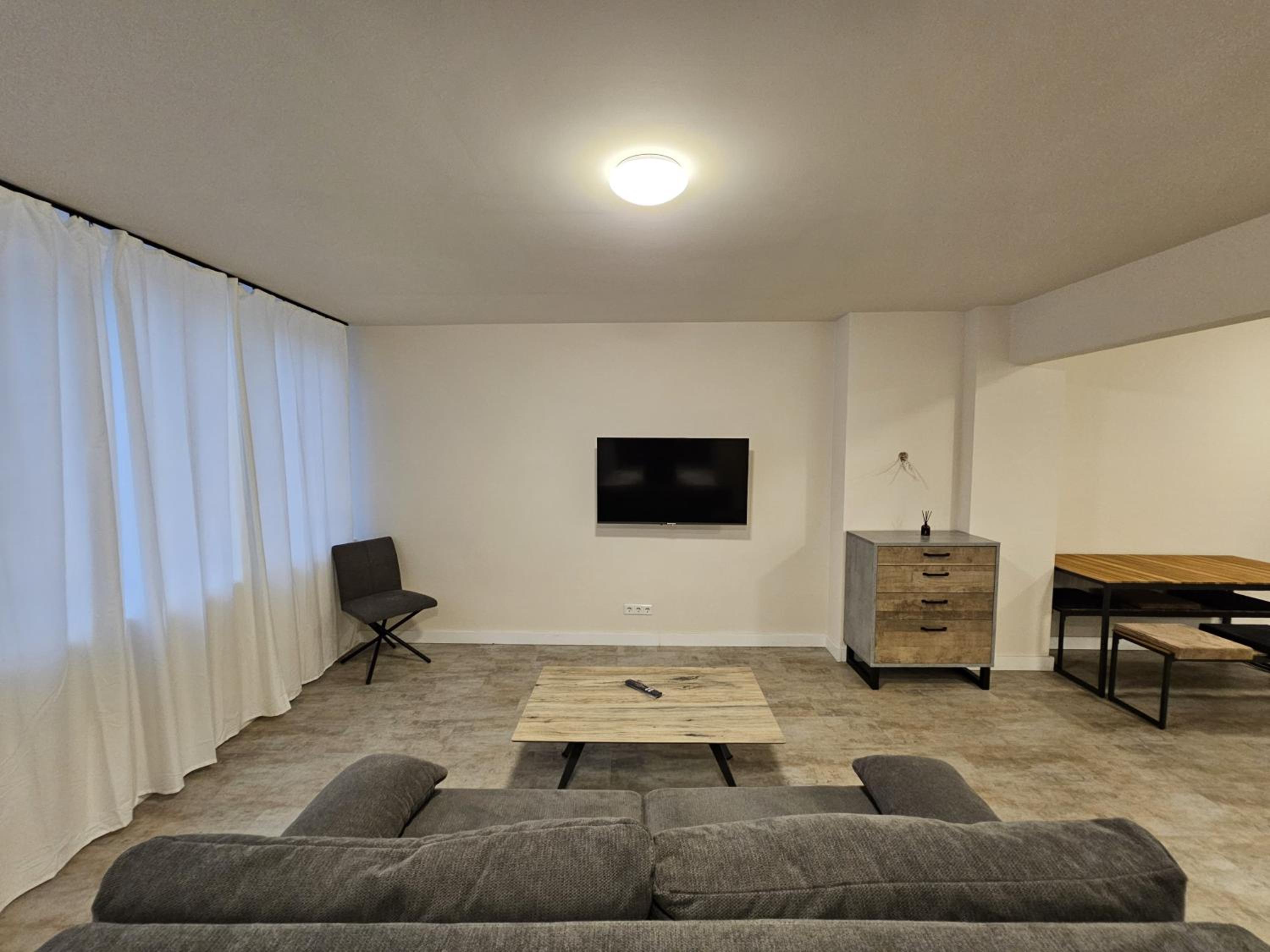 One-Bedroom Apartment with City View photo 1