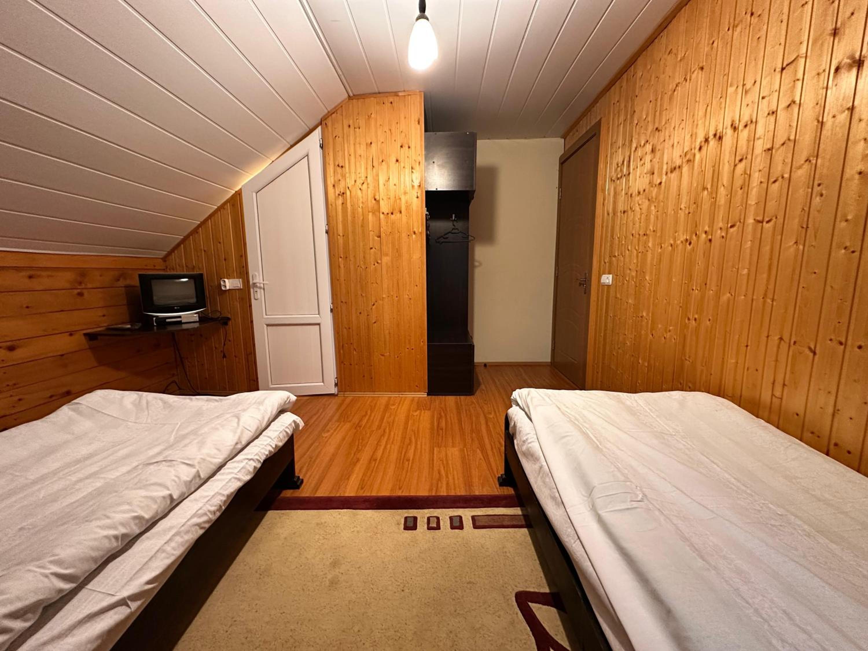 Double or Twin Room photo 2