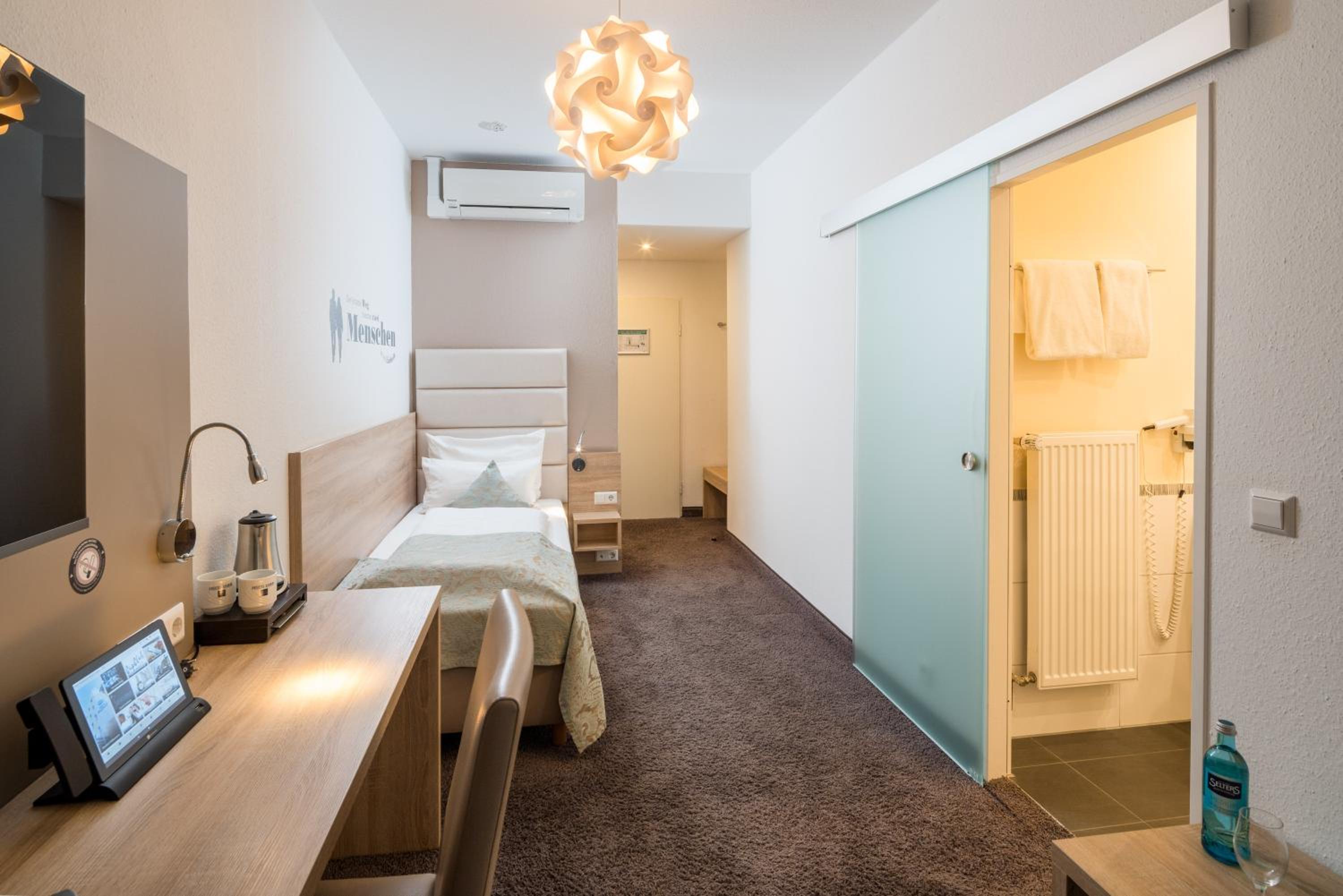 Single Room photo 3