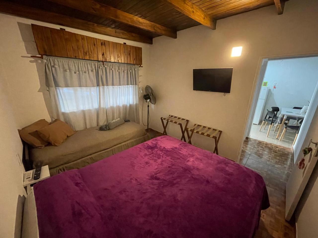 One-Bedroom House photo 1