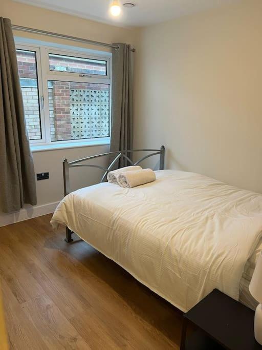 Three-Bedroom House photo 2