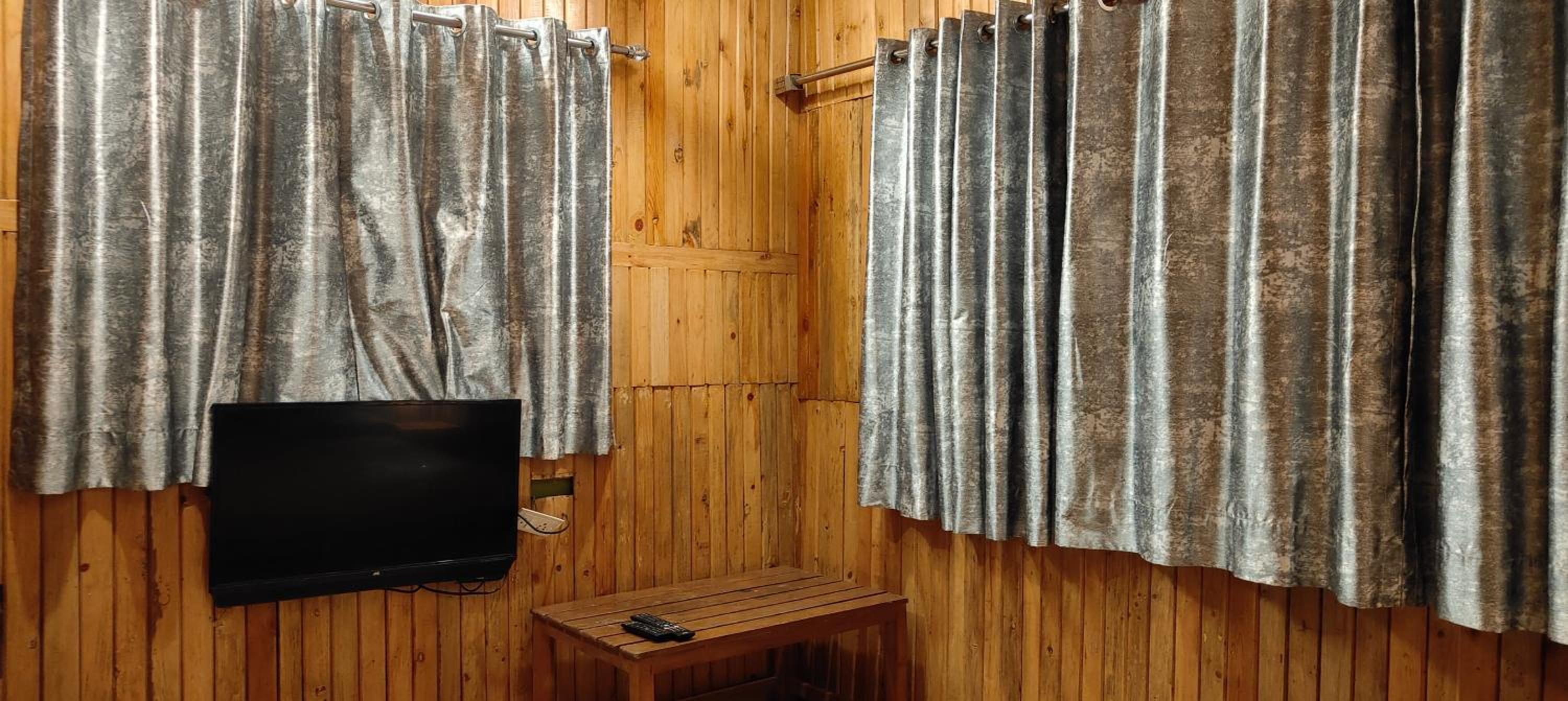 Deluxe King Room photo 1