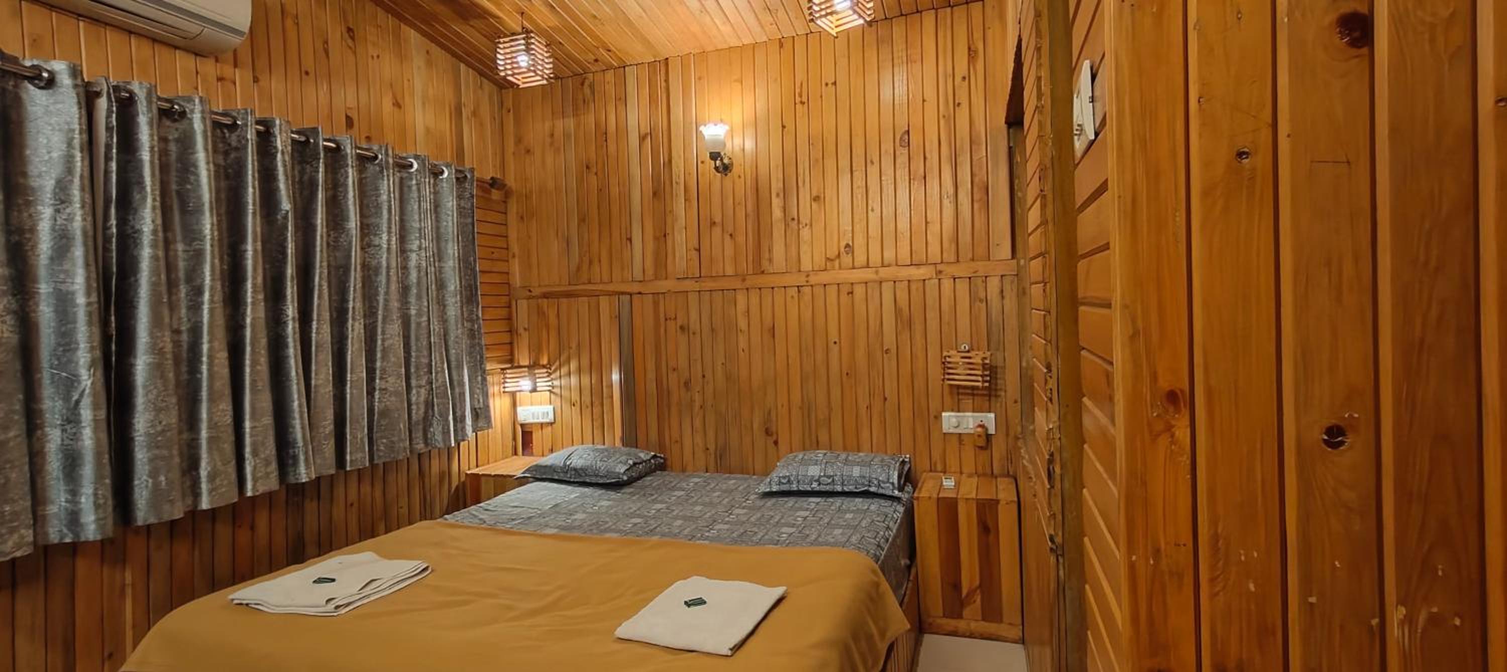 Deluxe King Room photo 3