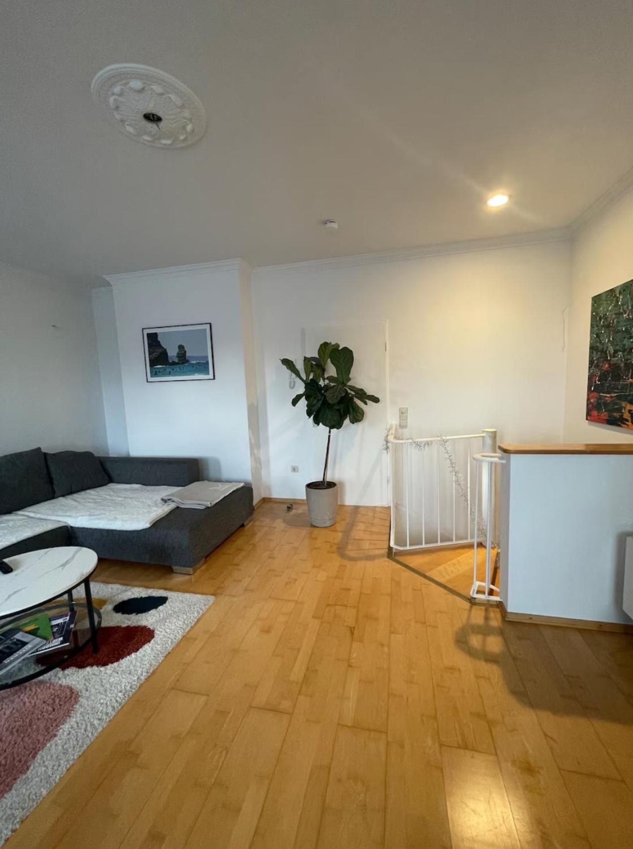 One-Bedroom Apartment photo 1