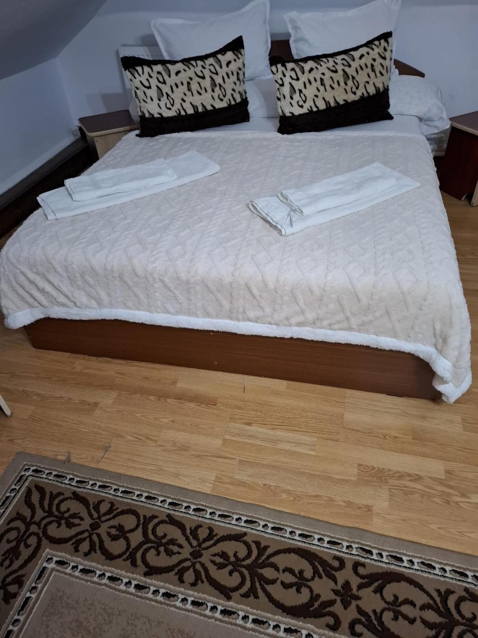 Double Room - Photo 1