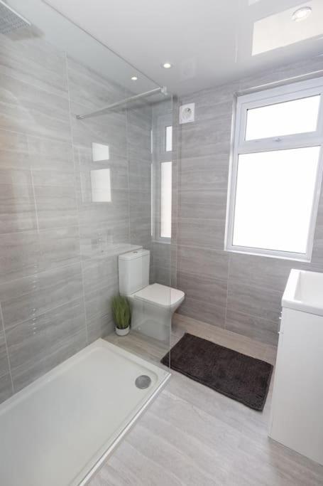 Three-Bedroom House photo 2