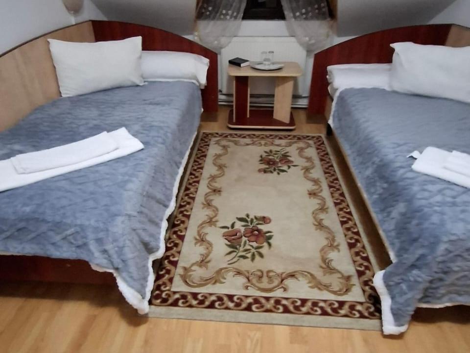 Double Room - Photo 4