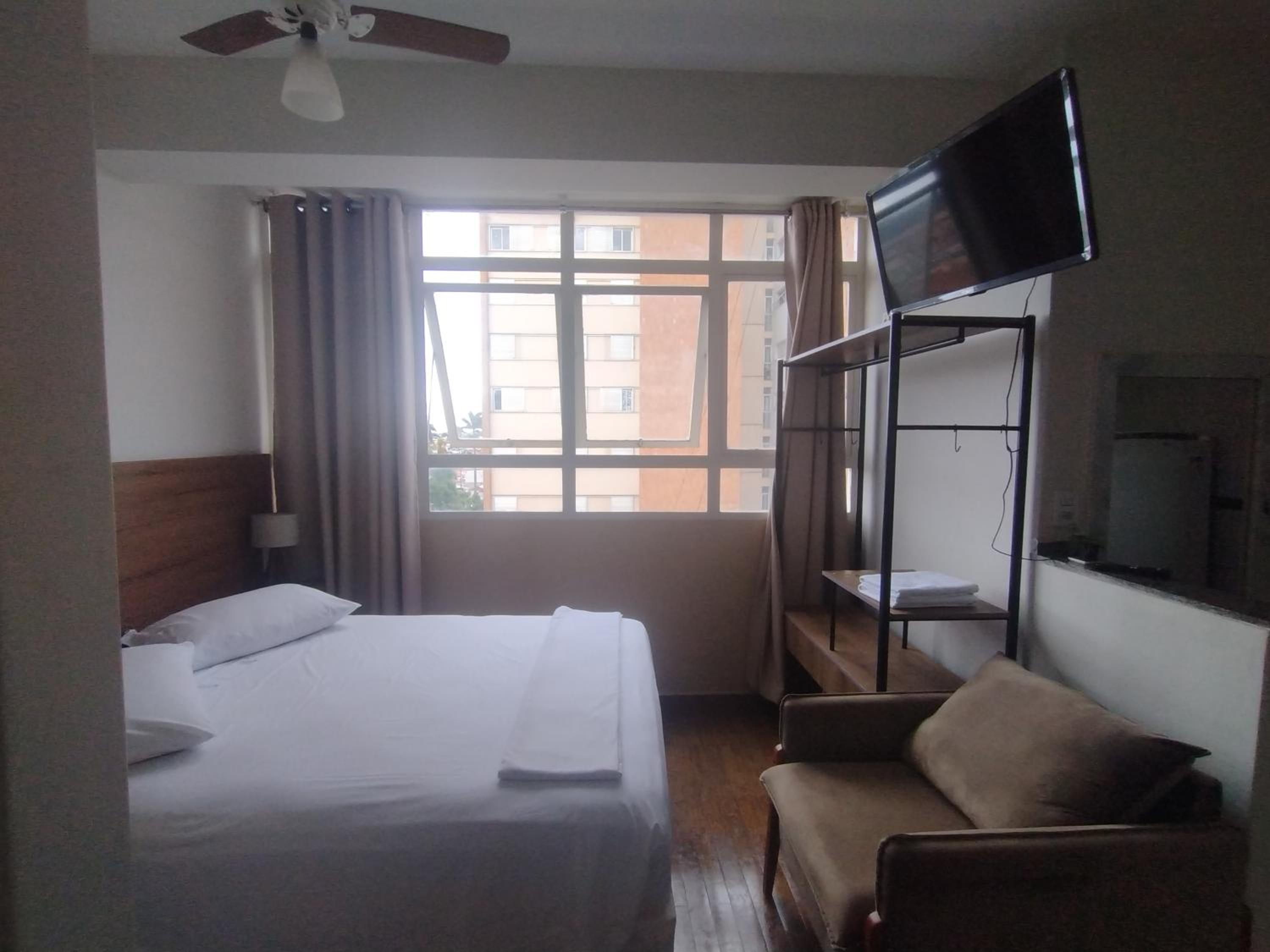 One-Bedroom Apartment photo 2