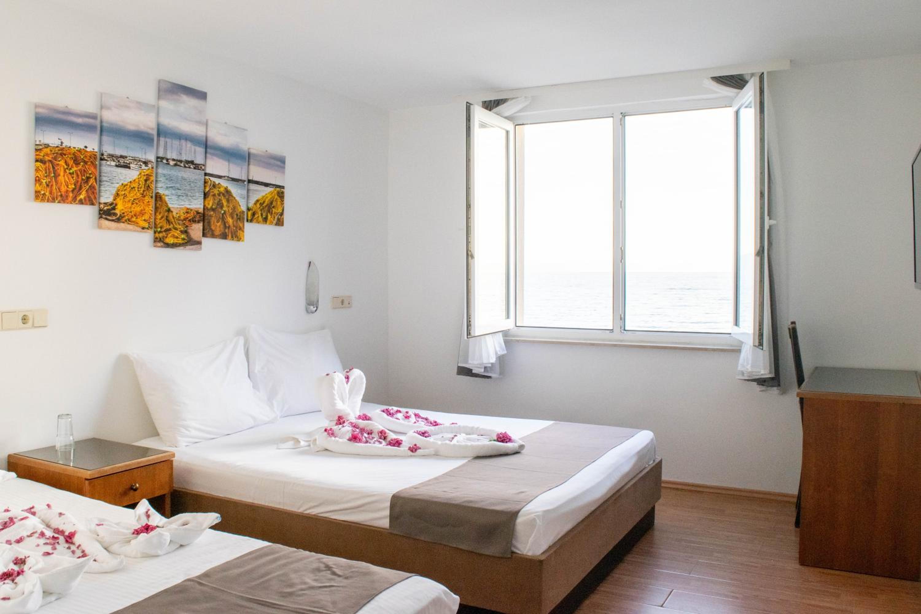 Standard Room with Sea View - Photo 50