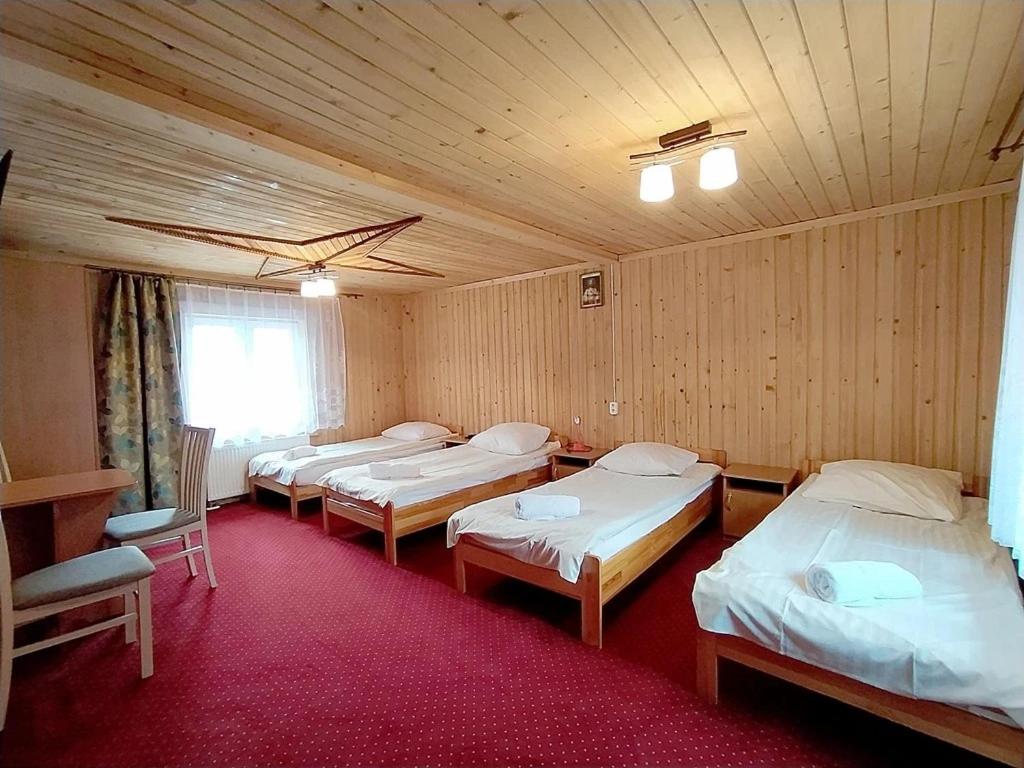 Quadruple Room with Private Bathroom photo 1