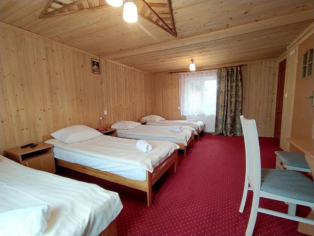Quadruple Room with Private Bathroom photo 3
